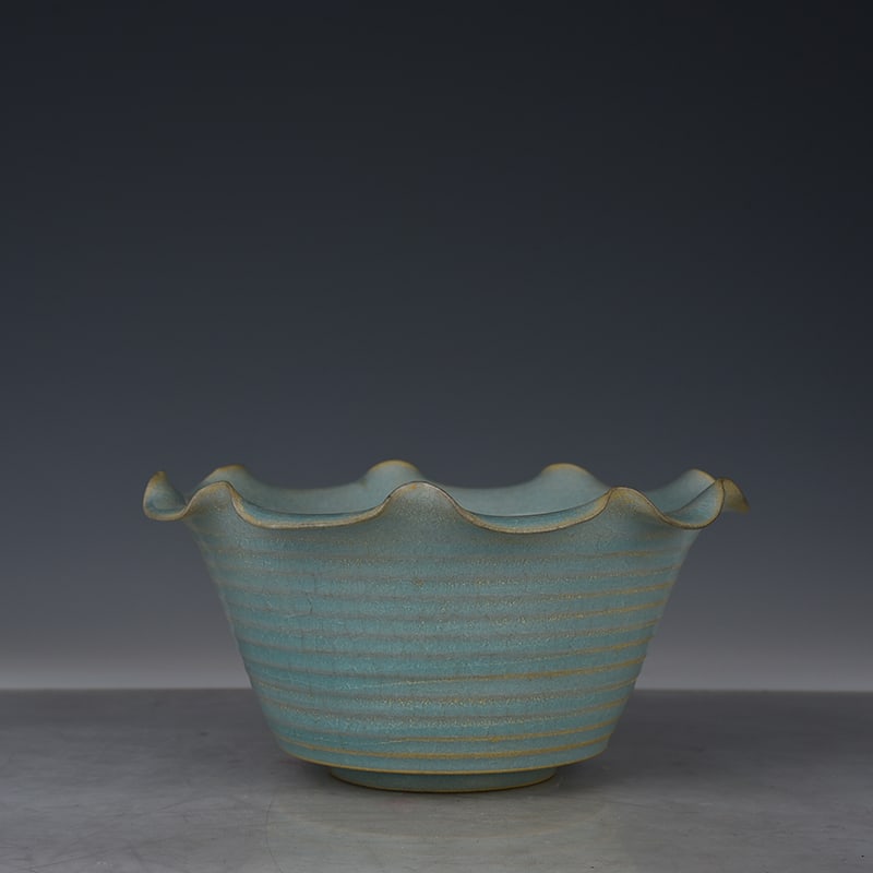 An Exquisite Chinese Ru kiln azure glaze dazzling pattern flower mouth bowl: Size: Height 10 cm - Widthh 20 cm Materials: Porcelain Dynasty: Song dynasty Attribution: 10th-c Period Object: bowl