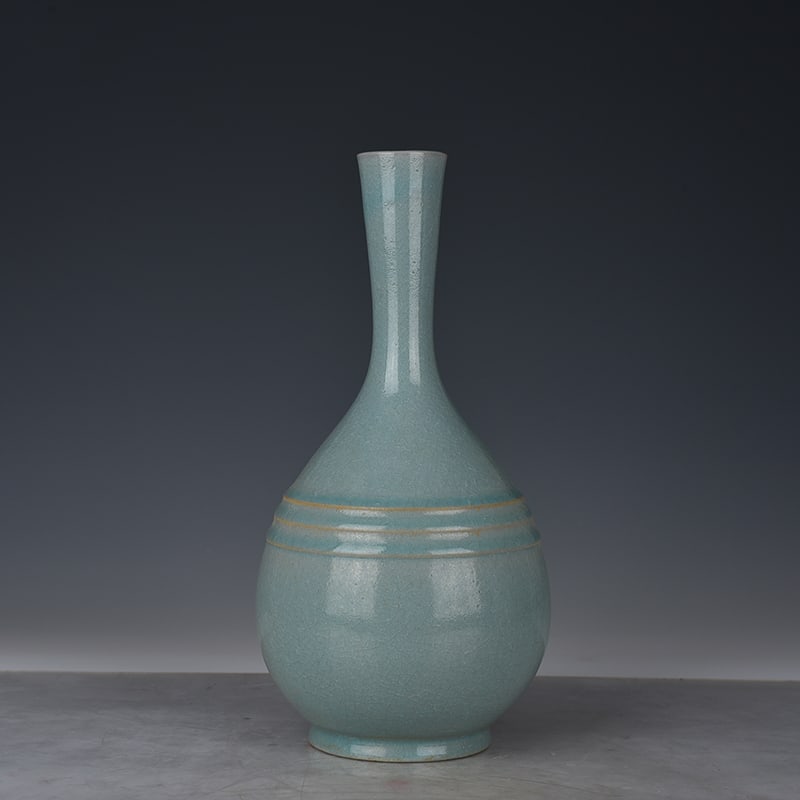 An Exquisite Chinese Ru kiln azure glaze Guanyin bottle: Size: Height 28 cm - Widthh 12 cm Materials: Porcelain Dynasty: Song dynasty Attribution: 10th-c Period Object: bottle