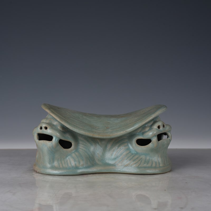 An Exquisite Chinese Ru kiln azure glaze carved lion pillow (1 of 9)