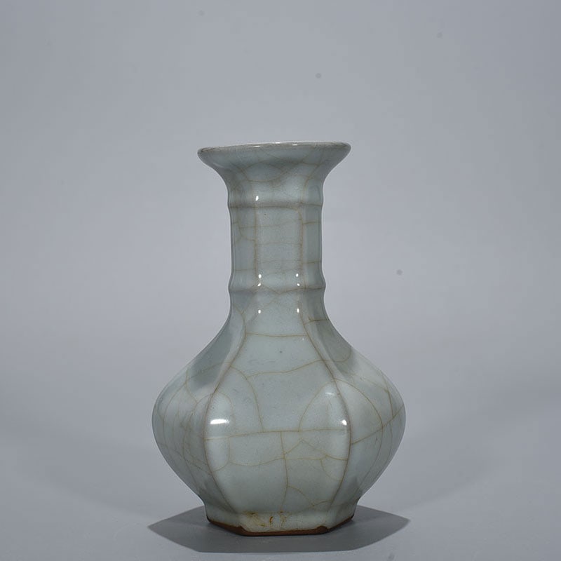 An Exquisite Chinese official kiln white glaze hexagonal bottle: Size: Height 16 cm - Widthh 7 cm Materials: Porcelain Dynasty: Song dynasty Attribution: 10th-c Period Object: bottle