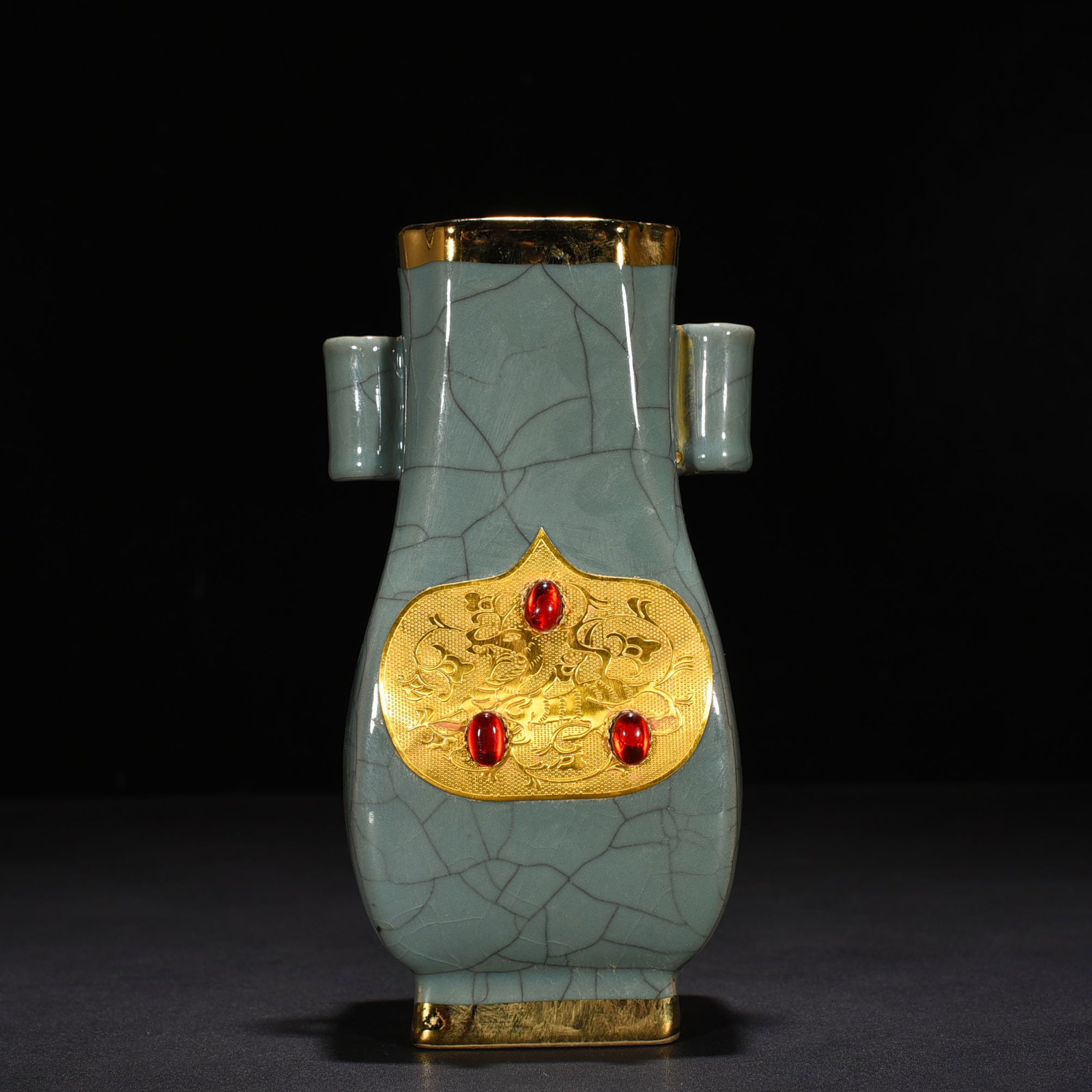 An Exquisite Chinese official kiln style square bottle: Size: Height 22 cm - Widthh 10 cm Materials: Porcelain Dynasty: Song Dynasty Attribution: 10th-C period Object: bottle