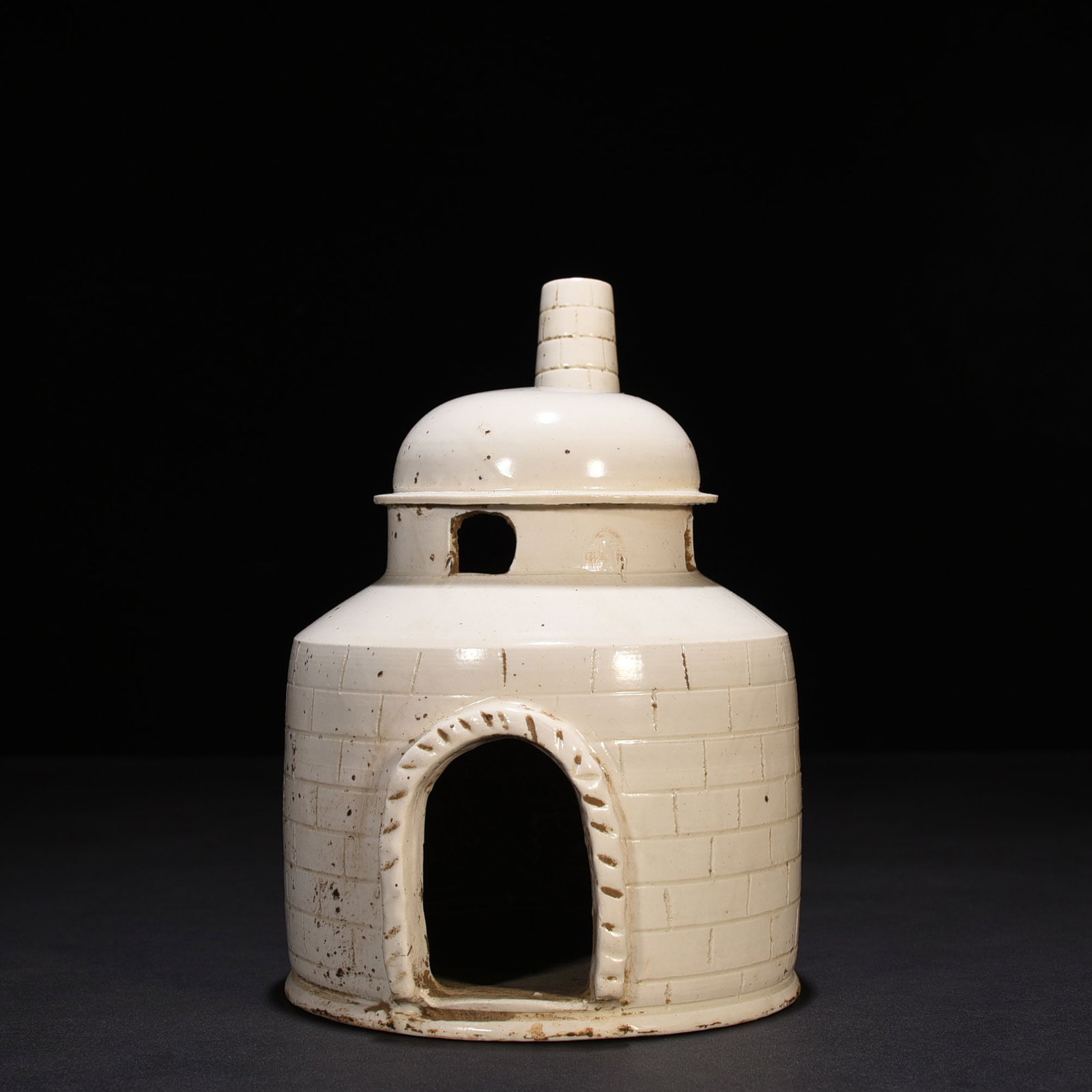 An Exquisite Chinese Ding Kiln Hanlin: Size: Height 21 cm - Widthh 15 cm Materials: Porcelain Dynasty: Song Dynasty Attribution: 10th-C period Object: hanlin