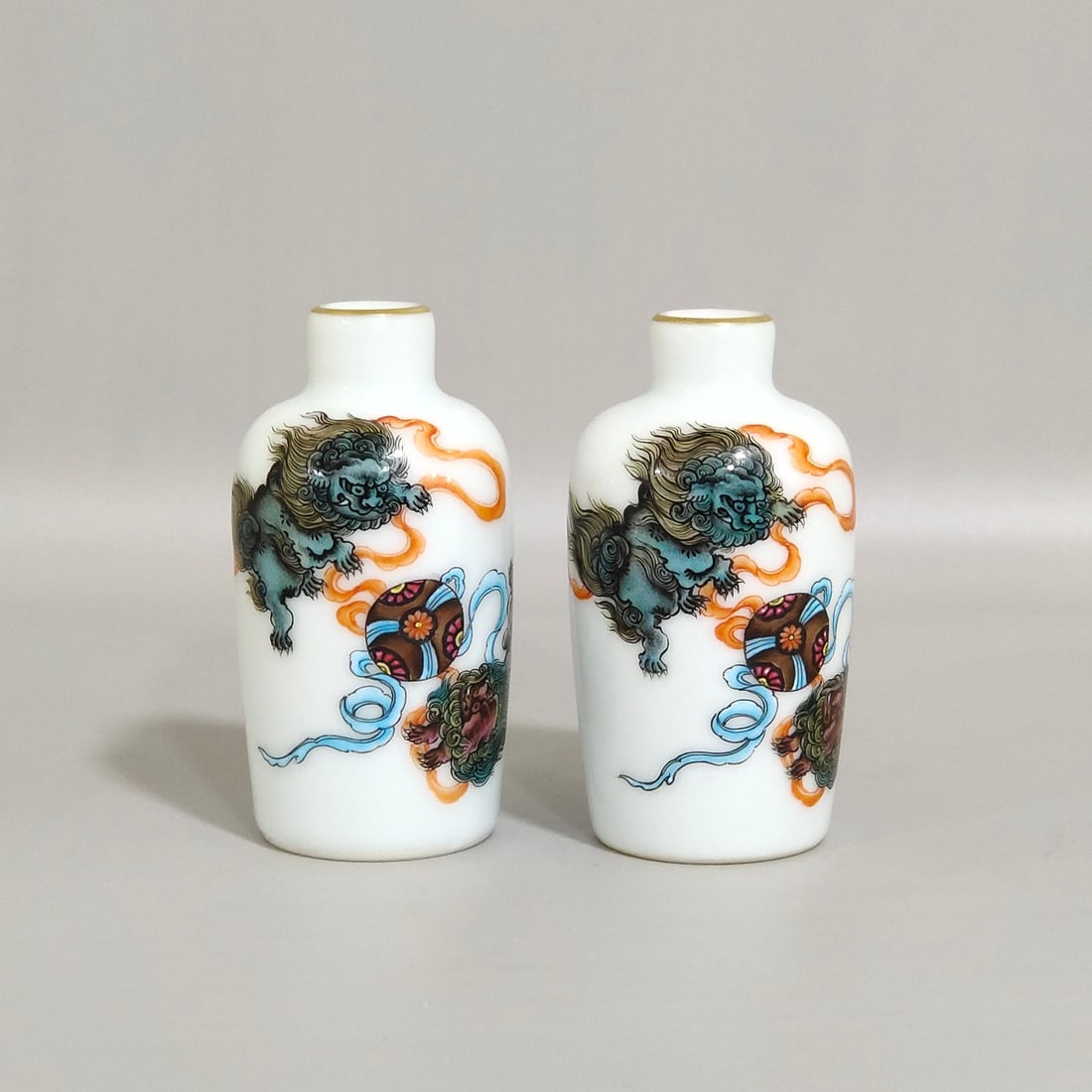 An Exquisite Chinese everything goes well snuff bottle (1 of 9)