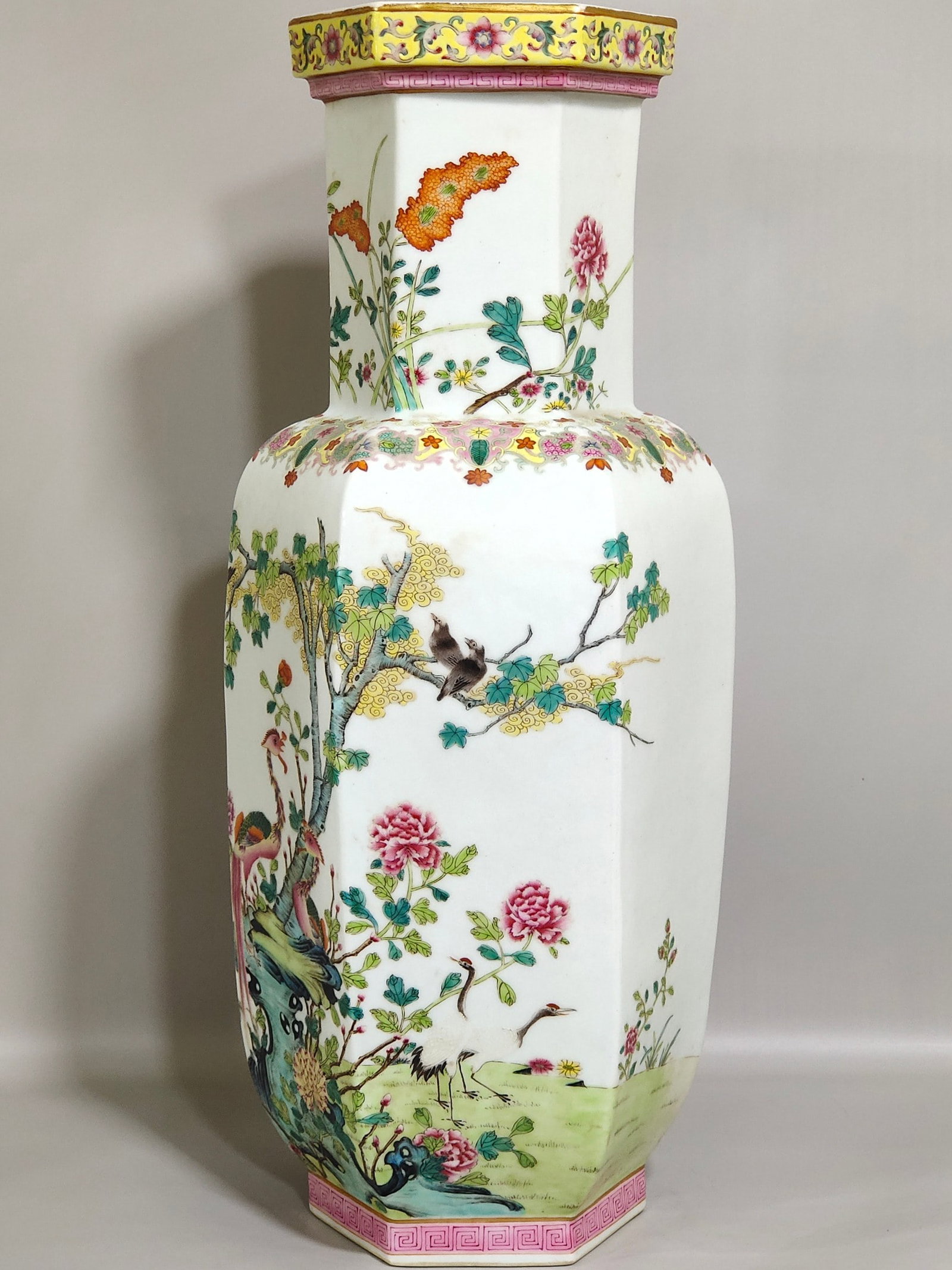 An Exquisite Chinese Five Lun Tu six-square hammer vase: Size: Height 46.2 cm - Width 18 cm Materials: Porcelain Dynasty: Qing dynasty Inscription: Qianlong Mark Object: vase