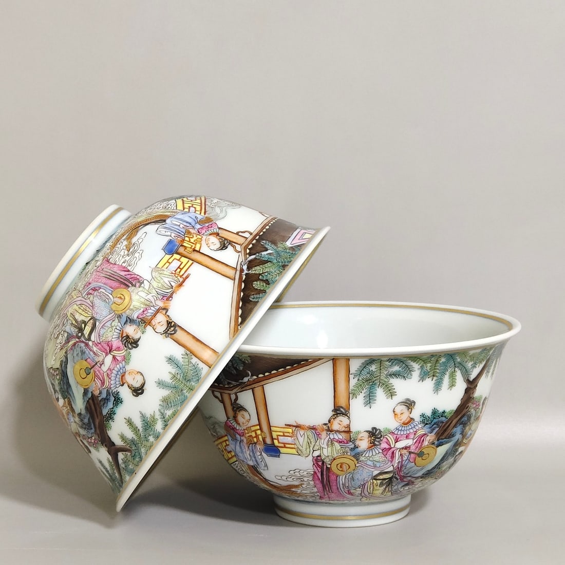 An Exquisite Chinese famille rose painted bowl: Size: Width 12 cm - Height 6.6 cm Materials: Porcelain Dynasty: Qing dynasty Inscription: Qianlong Mark Object: bowl