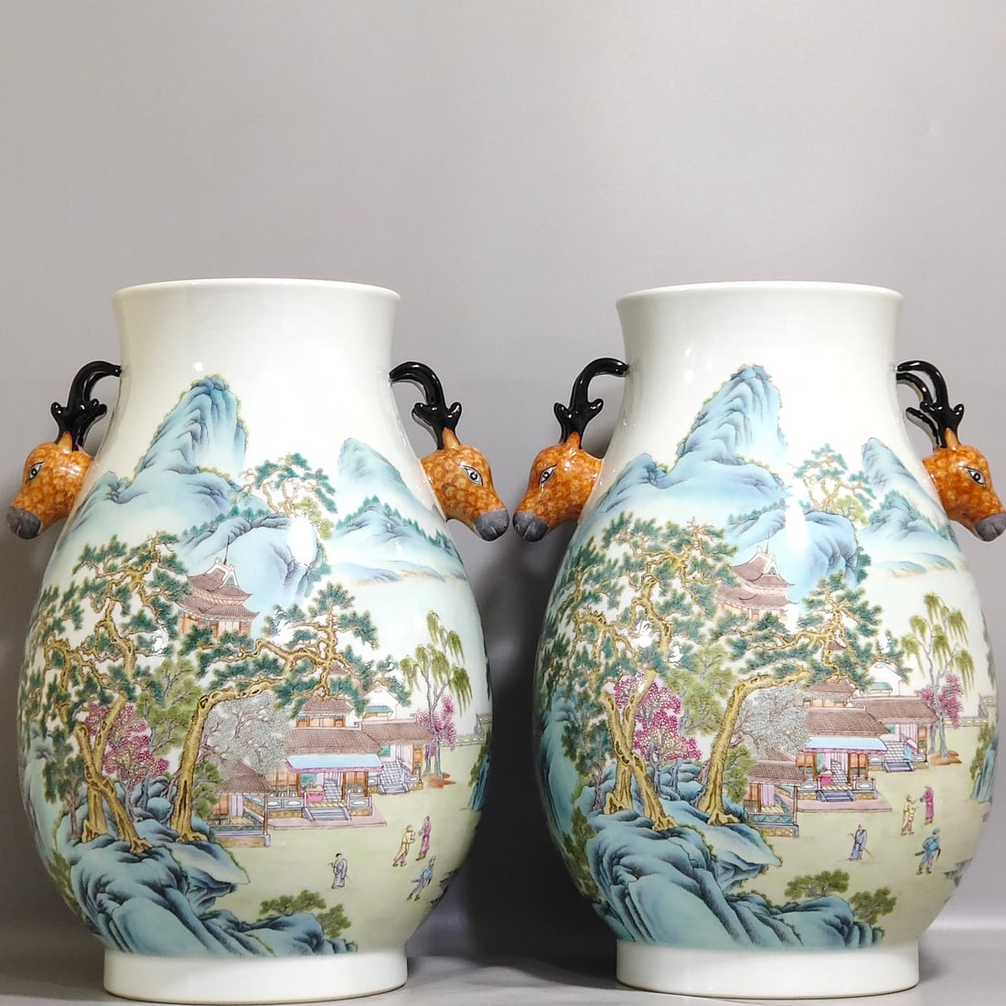 An Exquisite Chinese figure landscape deer head statue: Size: Height 40 cm - Width 25 cm Materials: Porcelain Dynasty: Qing dynasty Inscription: Qianlong Mark Object: vase
