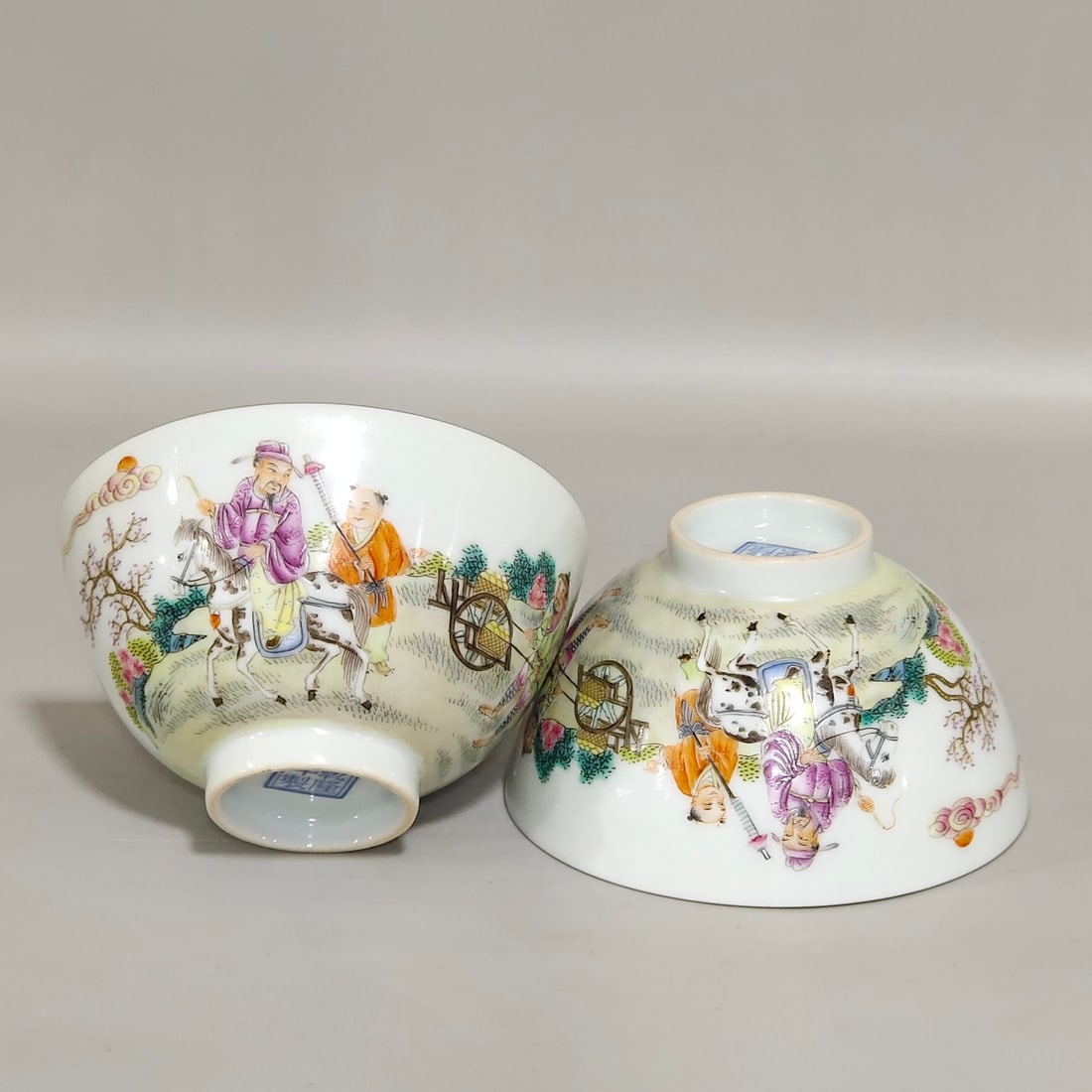 An Exquisite Chinese character story story cup: Size: Width 8.5 cm - Height 4.1 cm Materials: Porcelain Dynasty: Qing dynasty Inscription: Qianlong Mark Object: cup