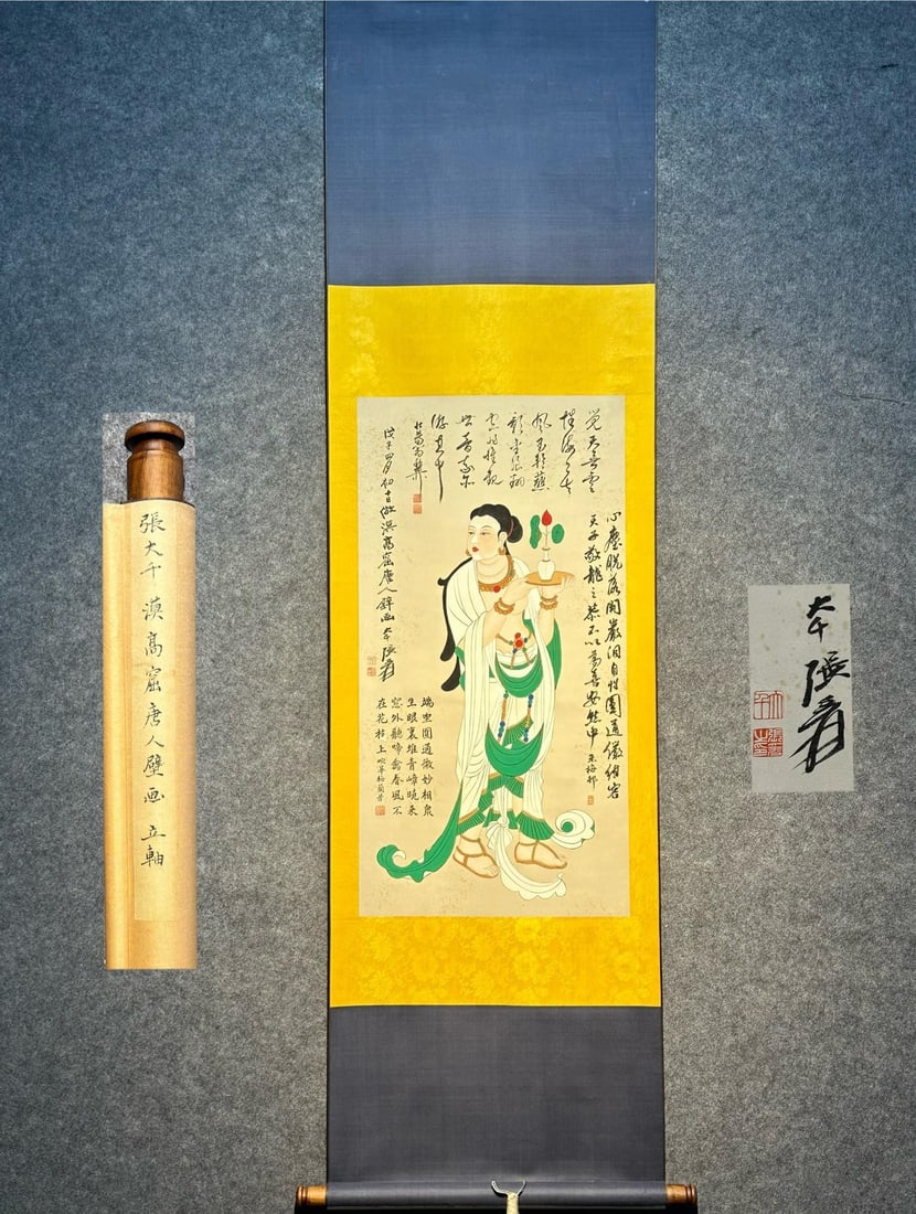 Chinese scroll painting Zhang Daqian: Size: Height 85 cm - Width 44 cm Materials: Silk and Paper Dynasty: Song Dynasty Inscription: Zhang Daqian Object: Scroll Zhang Daqian's exquisite hand drawn paper version of _Tang Dynasty Murals_ is 