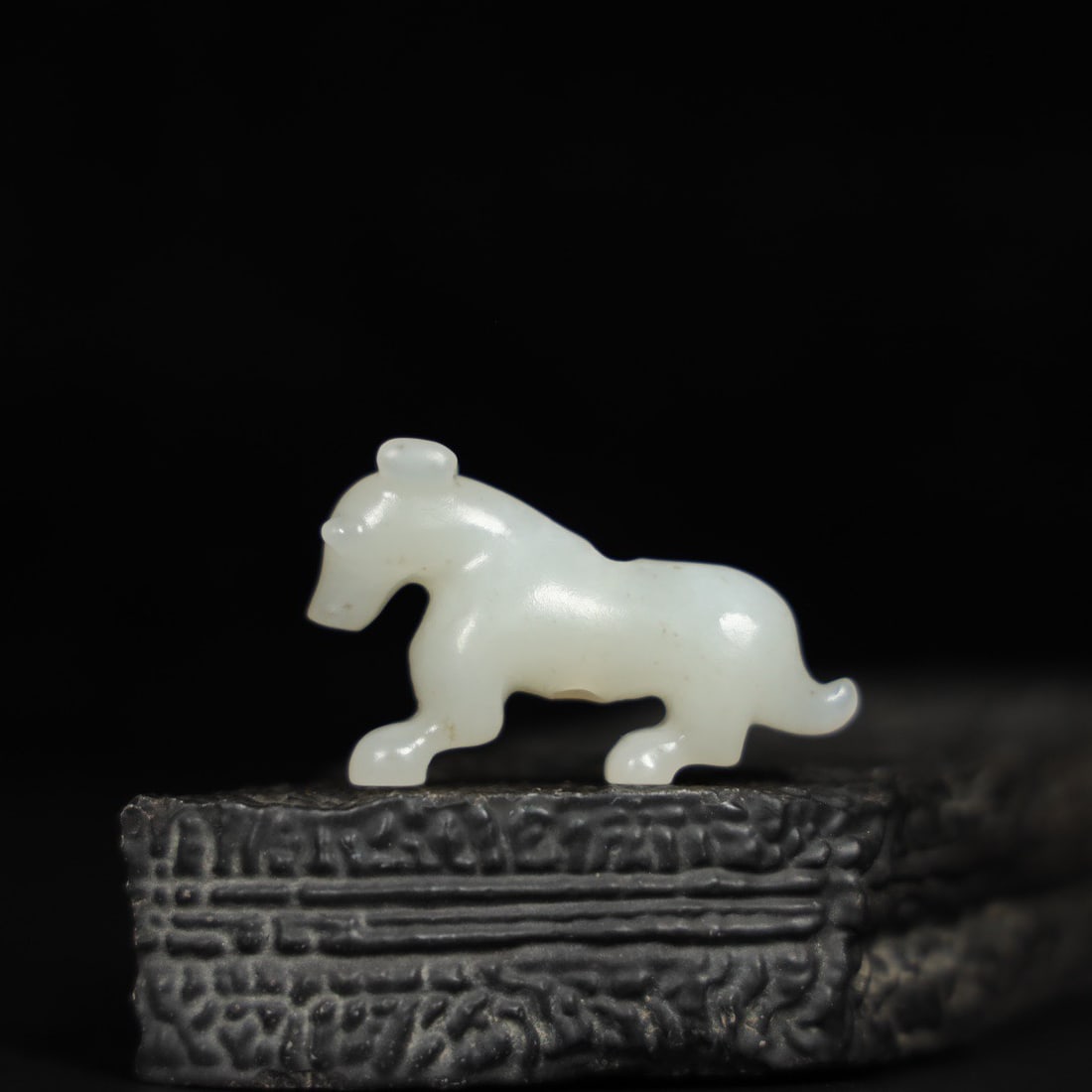 An Exquisite Chinese Natural Jade Carved animal handles: Size: Width 5.3 cm - Height 3.3 cm Materials: Jade Dynasty: Qing dynasty Attribution: Qianlong Period Object: animal handles.