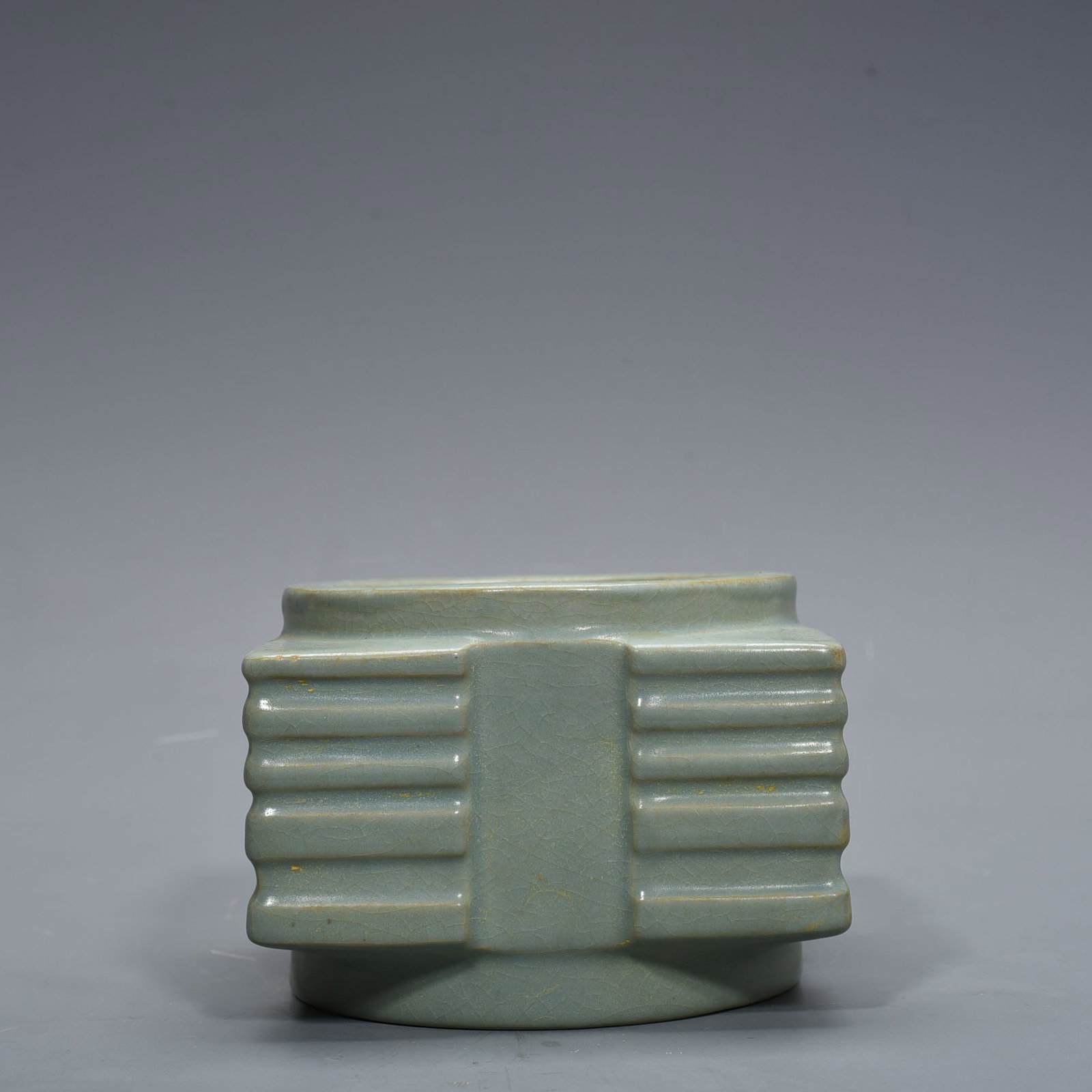 An Exquisite Chinese Ru kiln cong style washer: Size: Height 10 cm - Widthh 13 cm Materials: Porcelain Dynasty: Song Dynasty Attribution: 10th-C period Object: washer