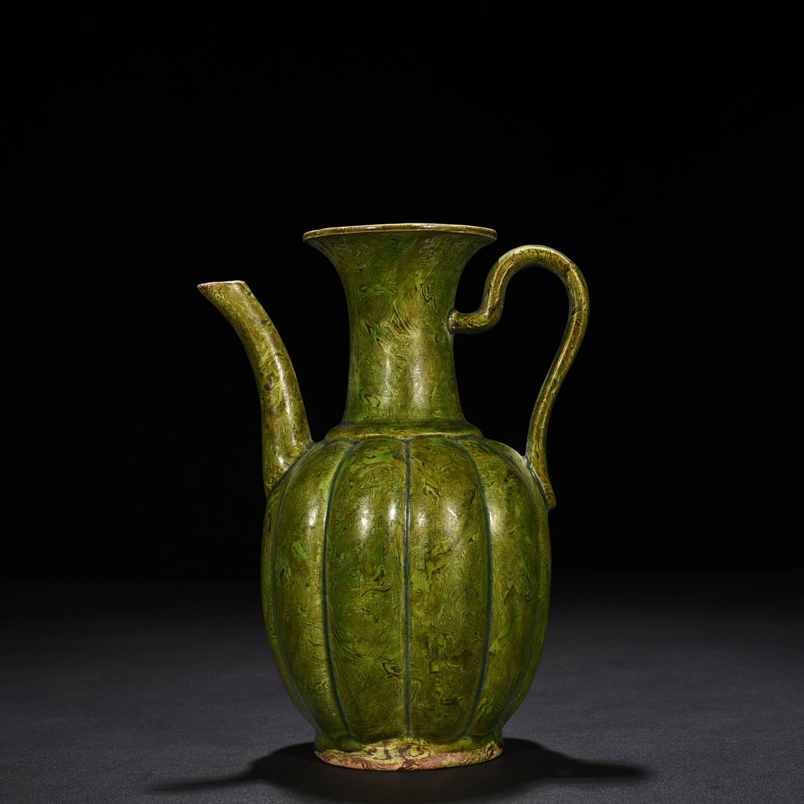 An Exquisite Chinese Dangyangyu Kiln Green Glazed Ewer: Size: Height 20 cm - Widthh 14 cm Materials: Porcelain Dynasty: Song Dynasty Attribution: 10th-C period Object: ewer