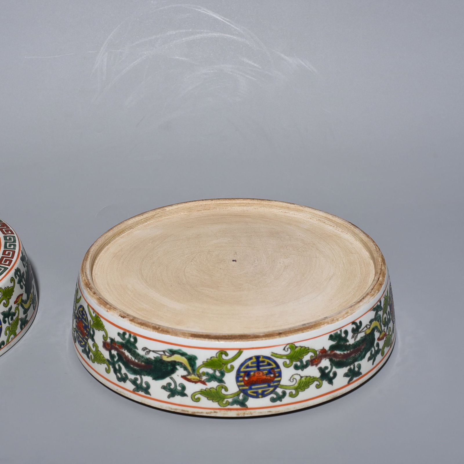 An Exquisite Chinese multi colored box - 7