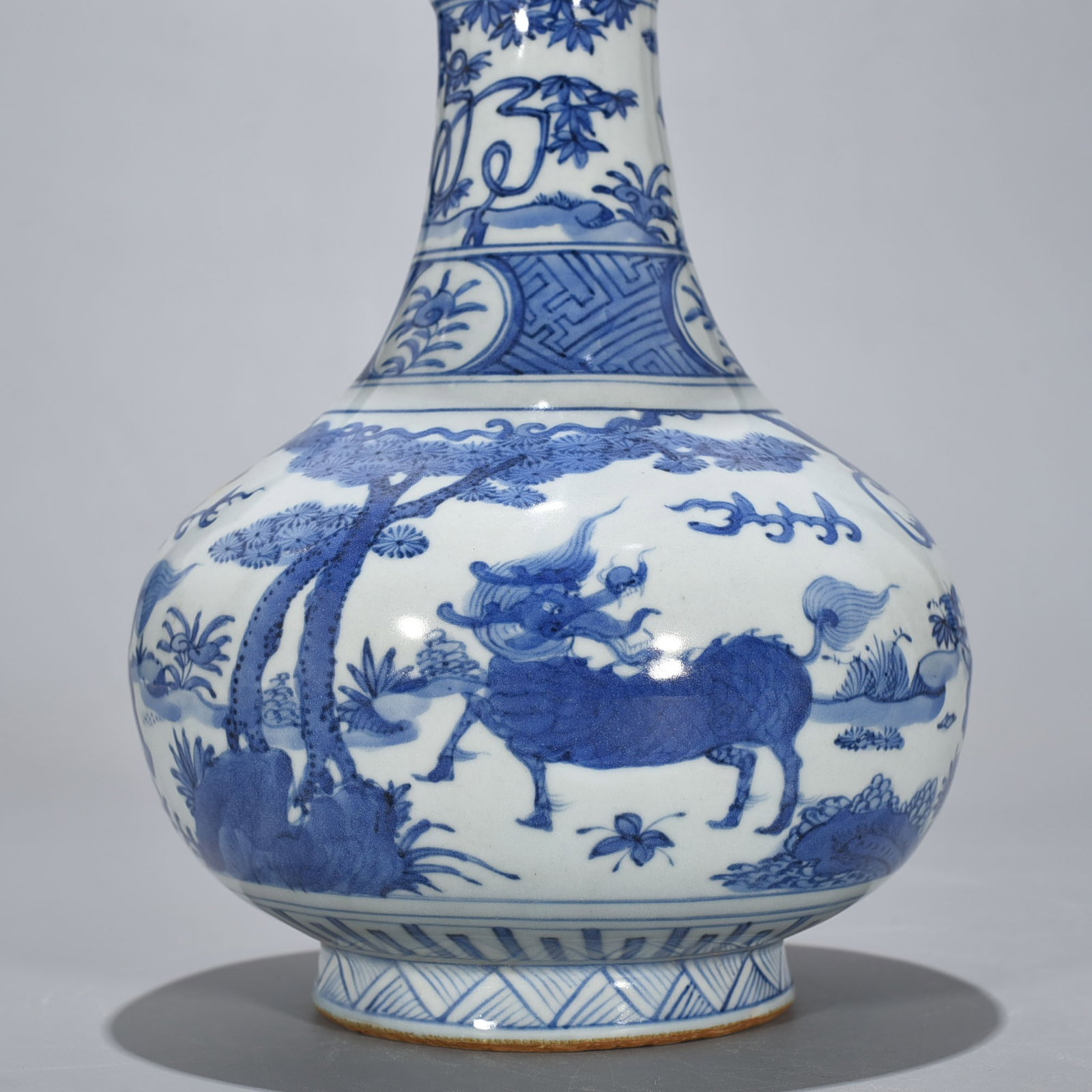 An Exquisite Chinese Changchun stylAnimal pattern bottle - 2