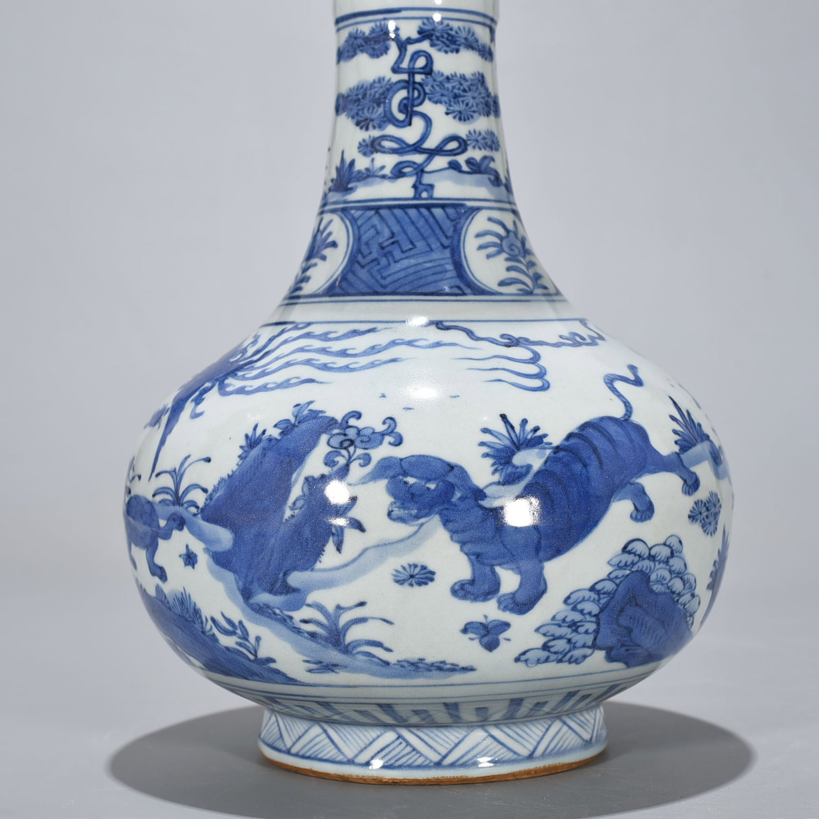 An Exquisite Chinese Changchun stylAnimal pattern bottle - 5