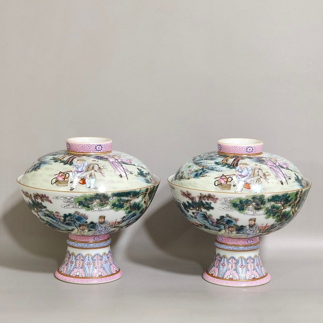 An Exquisite Chinese figure story tall bowl: Size: Width 12 cm - Height 12 cm Materials: Porcelain Dynasty: Qing dynasty Inscription: Qianlong Mark Object: bowl
