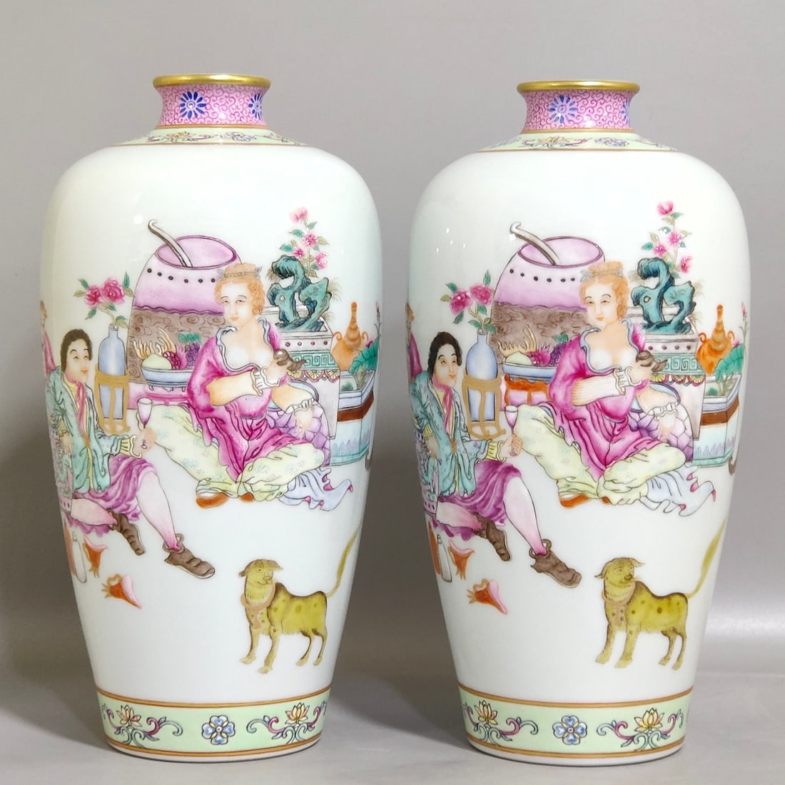 An Exquisite Chinese character story plum vase: Size: Height 22 cm - Width 11 cm Materials: Porcelain Dynasty: Qing dynasty Inscription: Qianlong Mark Object: vase