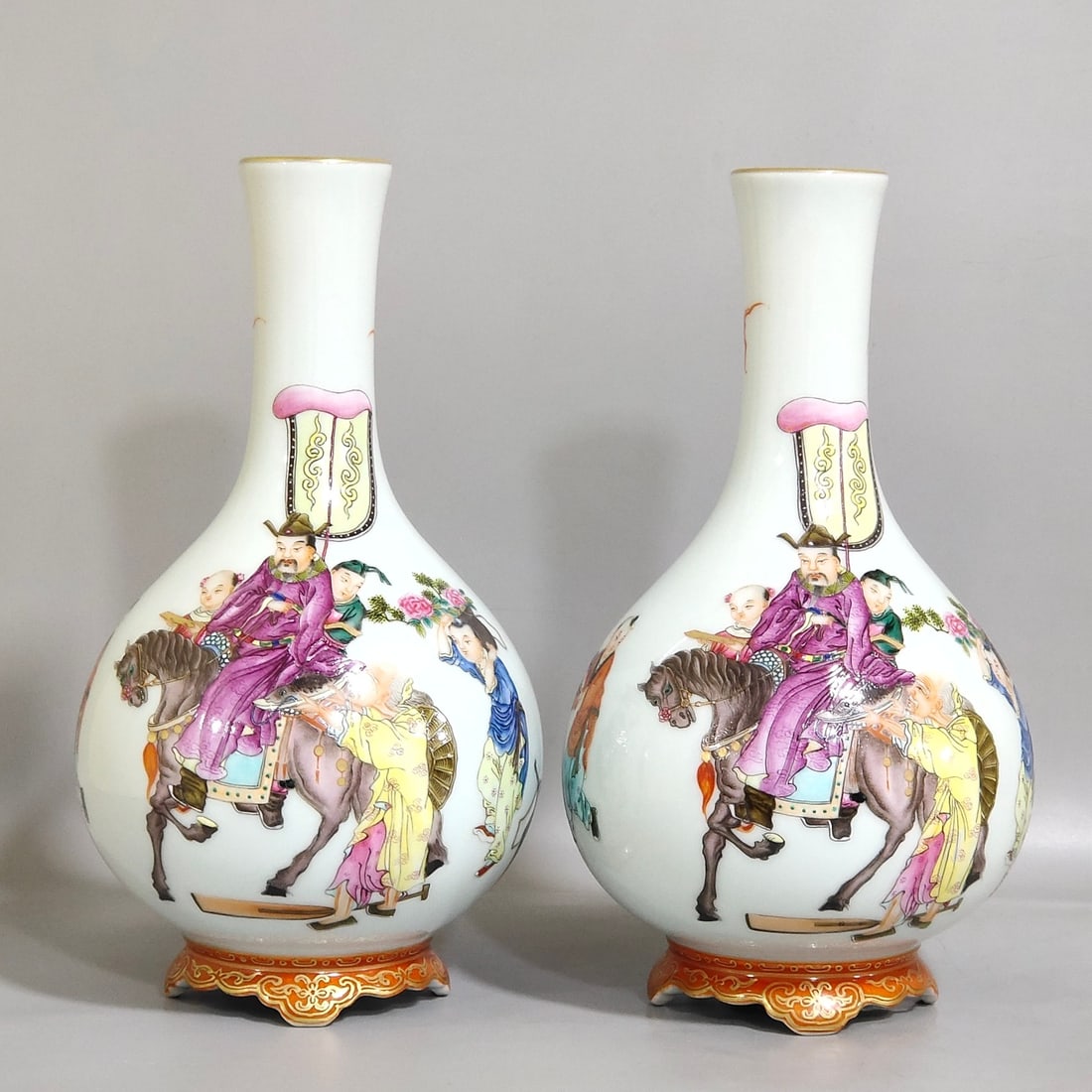 An Exquisite Chinese character story vase: Size: Height 11.5 cm - Width 11.5 cm Materials: Porcelain Dynasty: Qing dynasty Inscription: Qianlong Mark Object: vase