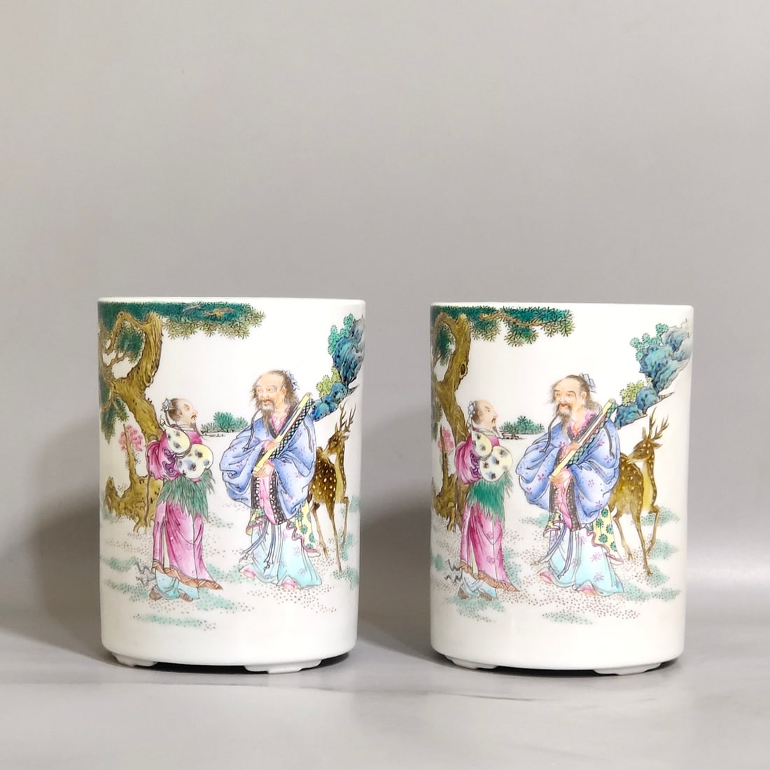 An Exquisite Chinese character story poem pen holder: Size: Height 11 cm - Width 8 cm Materials: Porcelain Dynasty: Qing dynasty Inscription: Qianlong Mark Object: pen holder