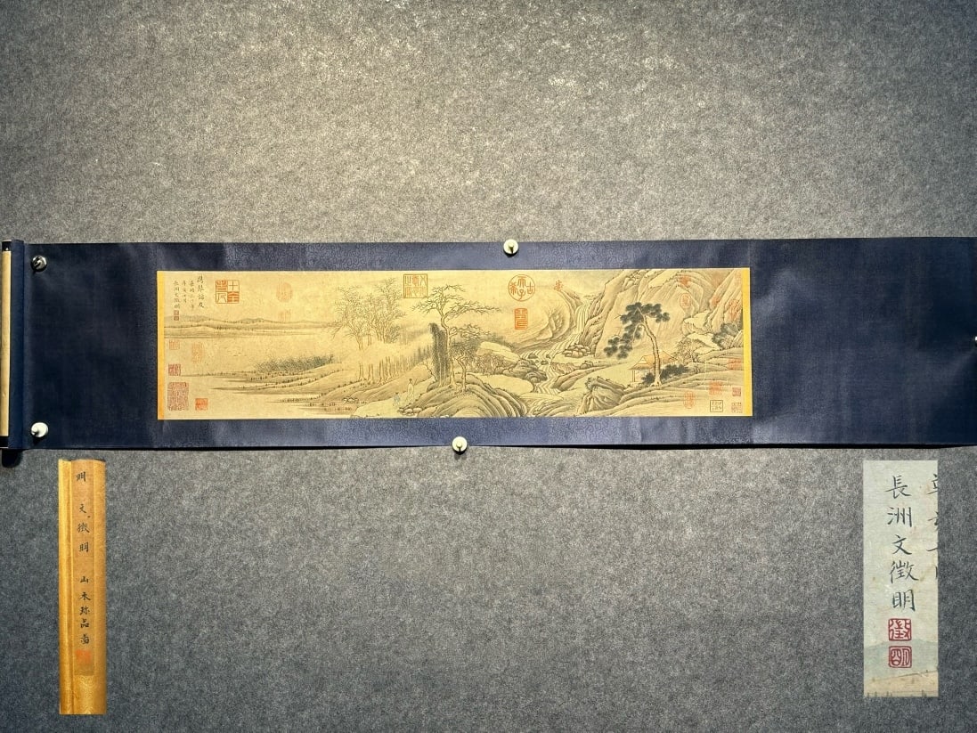 Chinese scroll painting Wen Huiming: Size: Height 118 cm - Width 29 cm Materials: Silk and Paper Dynasty: Ming Dynasty Inscription: Wen Huiming Object: Scroll Wen Huiming hand drawn landscape painting scroll, Wen Zhengming (1470-1559), f