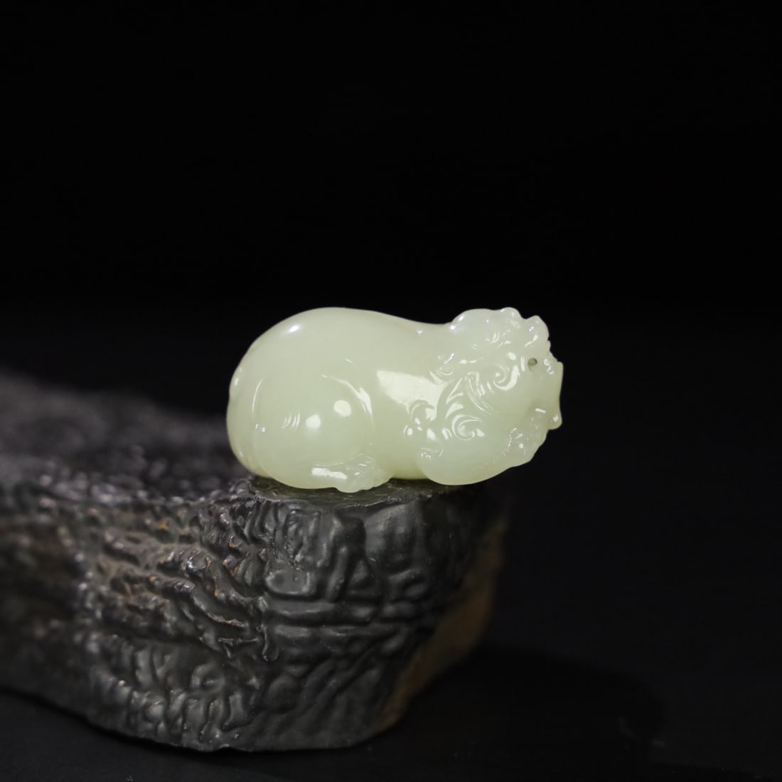 An Exquisite Chinese Natural Jade Carved Ornaments: Size: Width 4.2 cm - Height 2.1 cm Materials: Jade Dynasty: Qing dynasty Attribution: Qianlong Period Object: Ornament