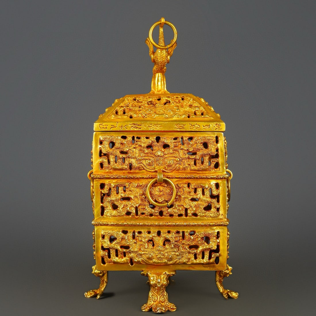 An Exquisite Chinese Bronze and Real Gold Standing Bird Smoker: Size: Height 31 cm - Width 14 cm Materials: Bronze Dynasty: Han dynasty Attribution: 1st to 3rd-C Object: Bell