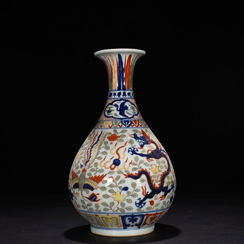 An Exquisite Chinese blue and white multi colored jade pot spring vase: Size: Height 33 cm - Widthh 20 cm Materials: Porcelain Dynasty: Ming Dynasty Attribution: Wanli Mark Object: vase