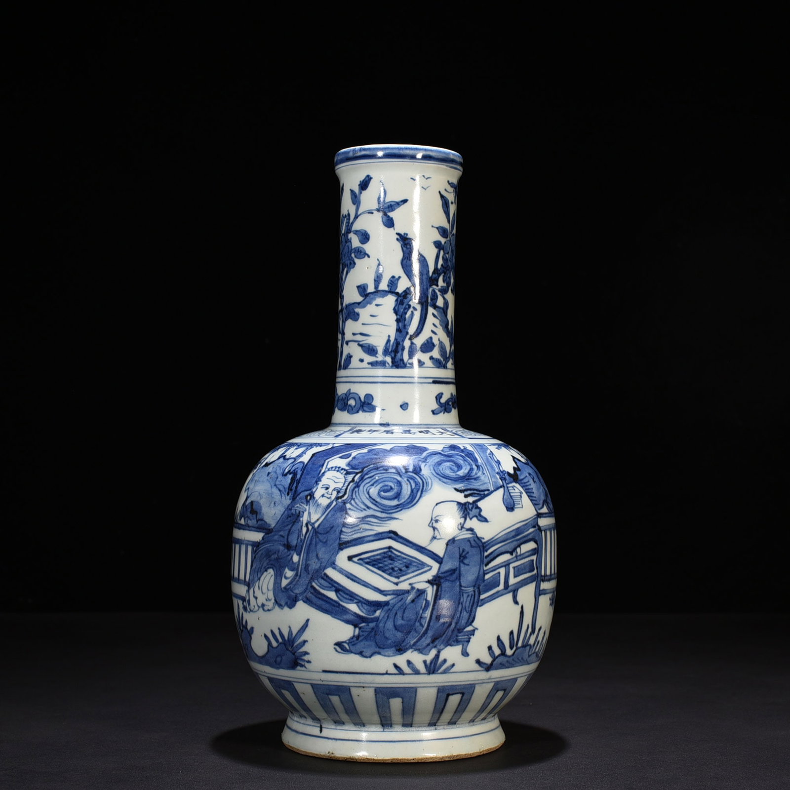 An Exquisite Chinese blue and white neck bottle: Size: Height 36 cm - Widthh 20 cm Materials: Porcelain Dynasty: Ming Dynasty Attribution: Wanli Mark Object: bottle