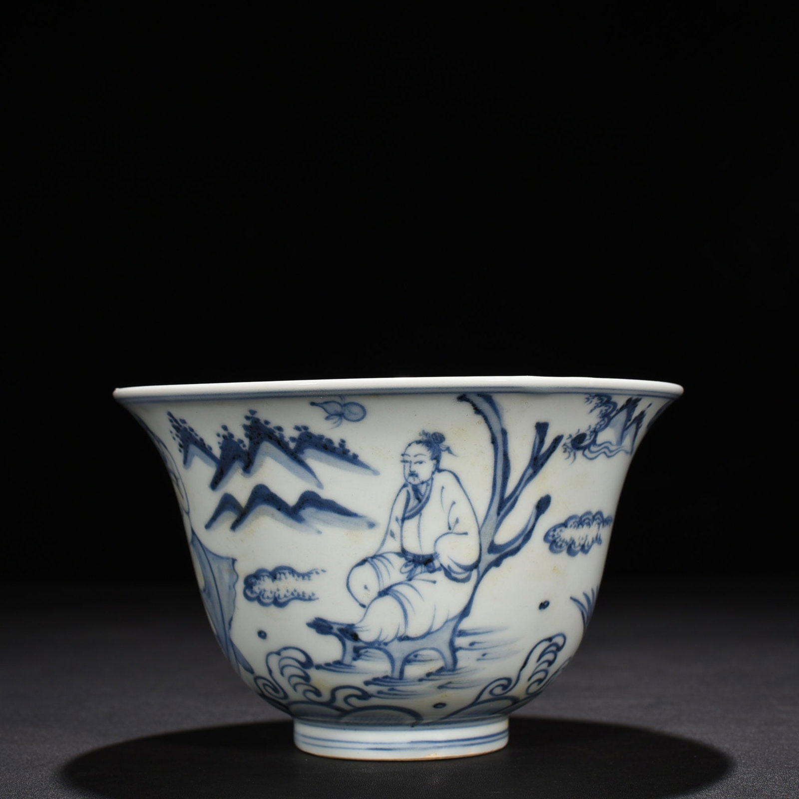 An Exquisite Chinese blue and white bowl: Size: Height 10 cm - Widthh 17 cm Materials: Porcelain Dynasty: Ming Dynasty Attribution: Wanli Mark Object: bowl