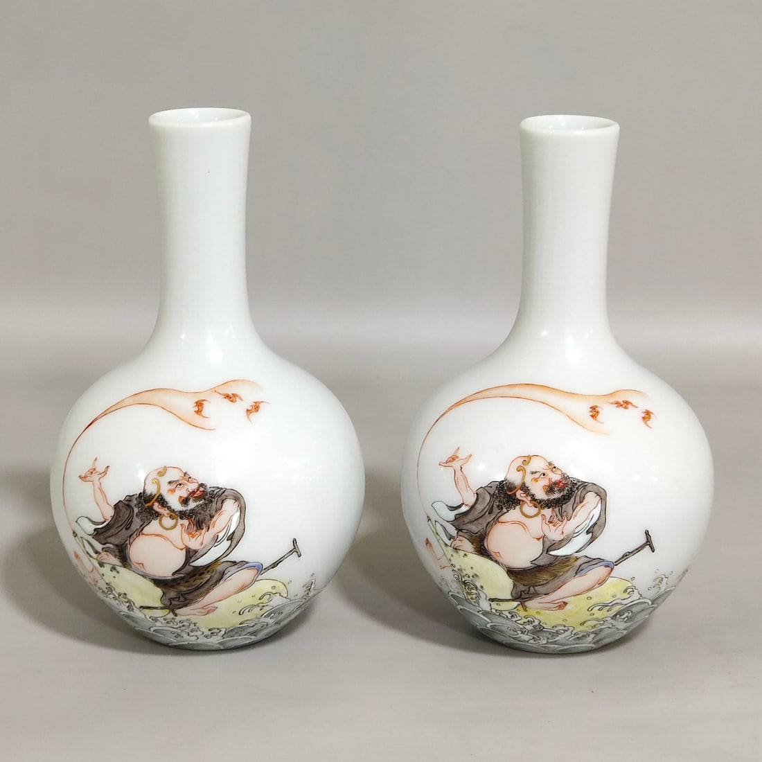An Exquisite Chinese The small celestial sphere: Size: Height 10.4 cm - Width 6 cm Materials: Porcelain Dynasty: Qing dynasty Inscription: Qianlong Mark Object: vase