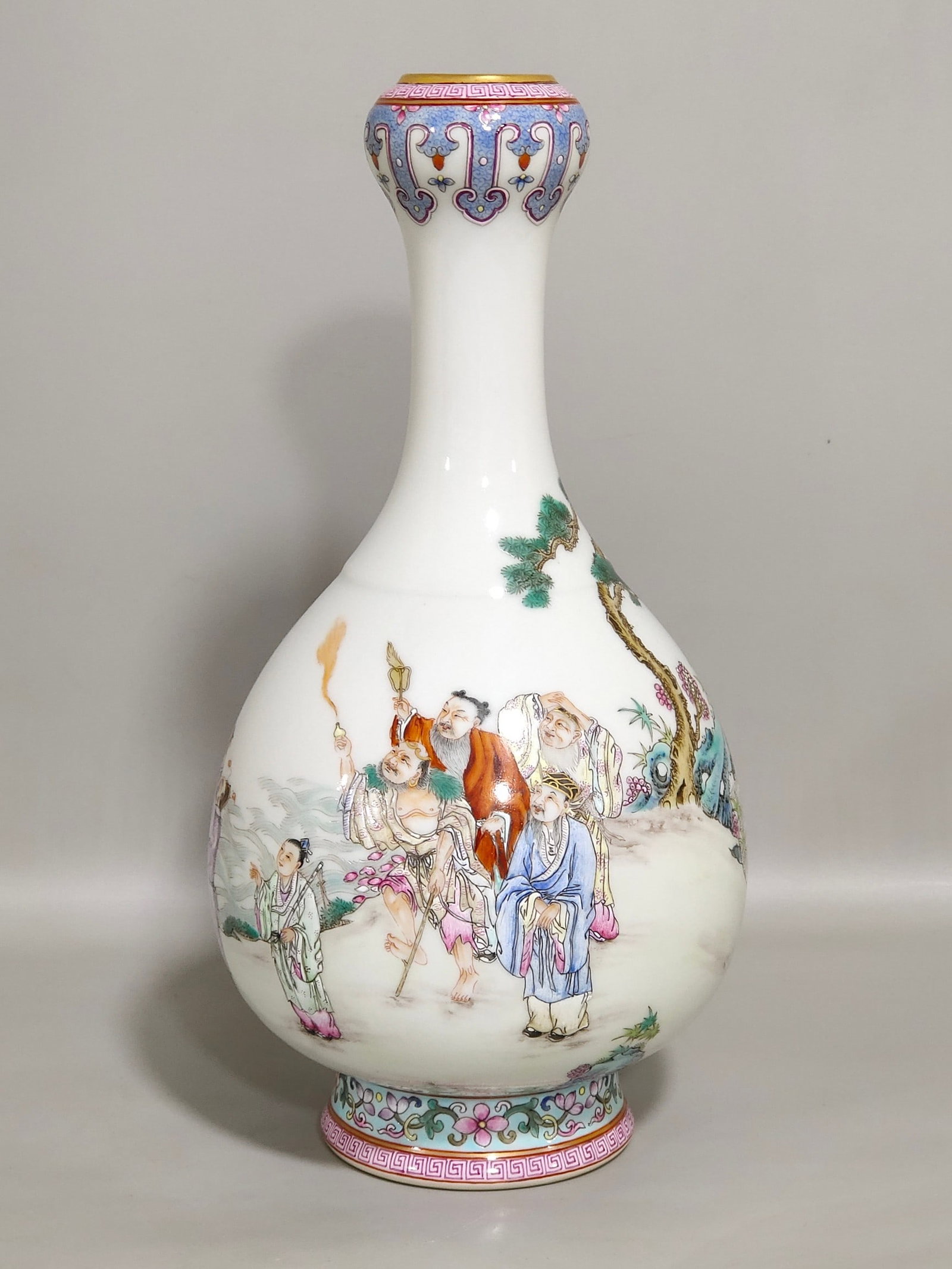 An Exquisite Chinese Eight Immortals Crossing the Sea Garlic Vase: Size: Height 24 cm - Width 11 cm Materials: Porcelain Dynasty: Qing dynasty Inscription: Qianlong Mark Object: vase