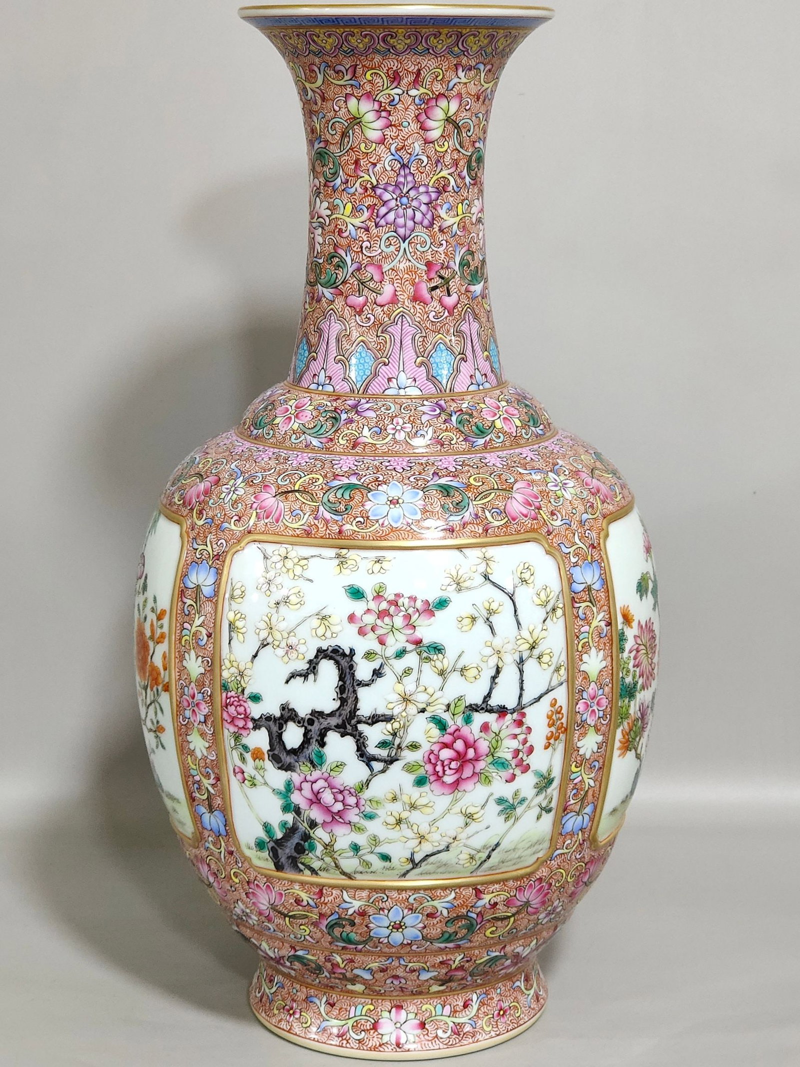 An Exquisite Chinese a four-season flower vase: Size: Height 32.5 cm - Width 15.5 cm Materials: Porcelain Dynasty: Qing dynasty Inscription: Qianlong Mark Object: vase