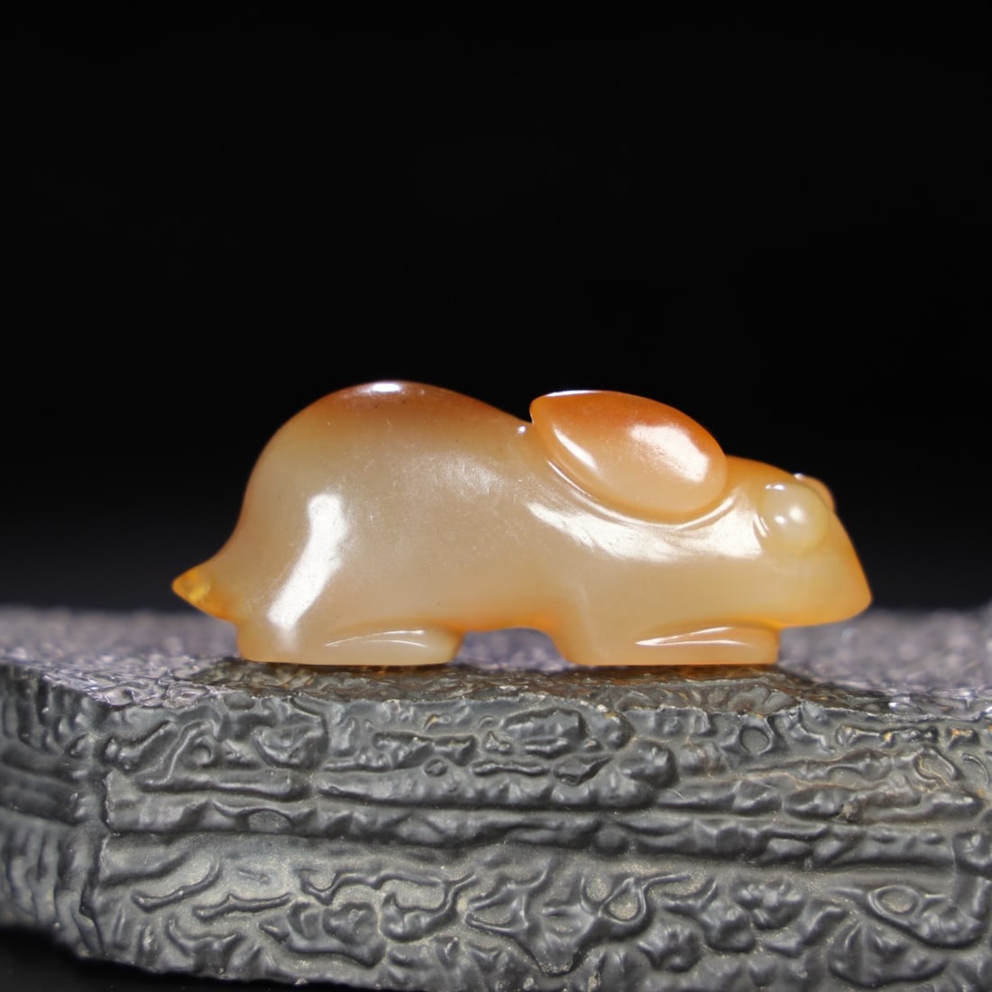 An Exquisite Chinese Natural Jade Carved Rabbit: Size: Width 6.7 cm - Height 2.6 cm Materials: Jade Dynasty: Qing dynasty Attribution: Qianlong Period Object: rabbit