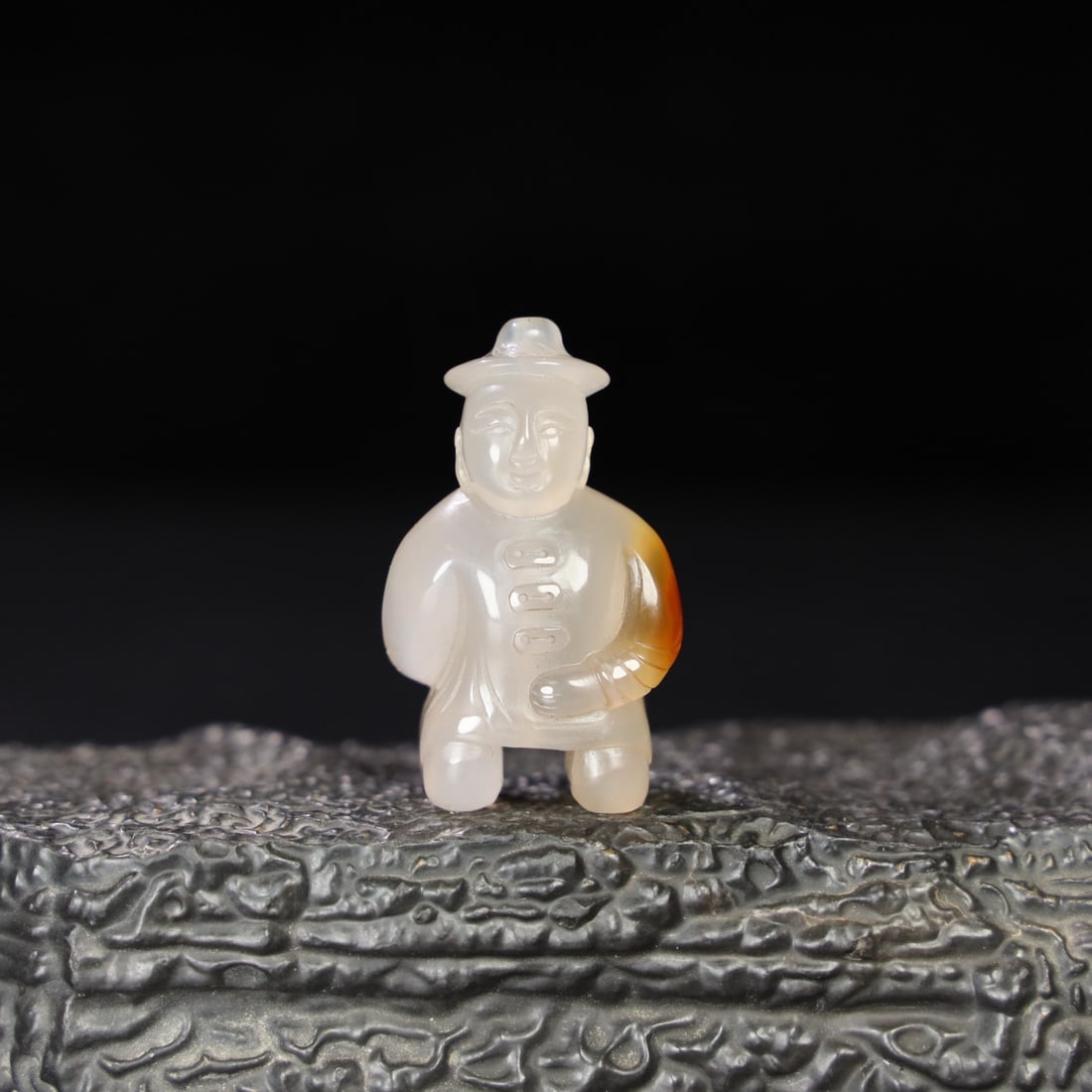 An Exquisite Chinese Natural Jade Carved Statue: Size: Height 4.4 cm - Width 2.7 cm Materials: Jade Dynasty: Qing dynasty Attribution: Qianlong Period Object: statue