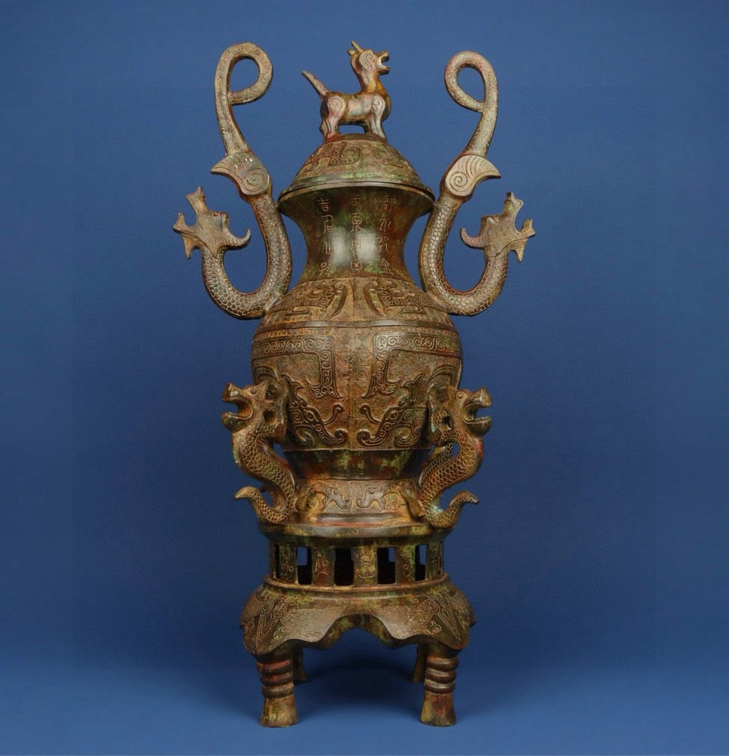 An Exquisite Chinese Bronze Double Dragon Round Pot: Size: Height 68 cm - Width 37 cm Materials: Bronze Dynasty: Han dynasty Attribution: 1st to 3rd-C Object: Bell