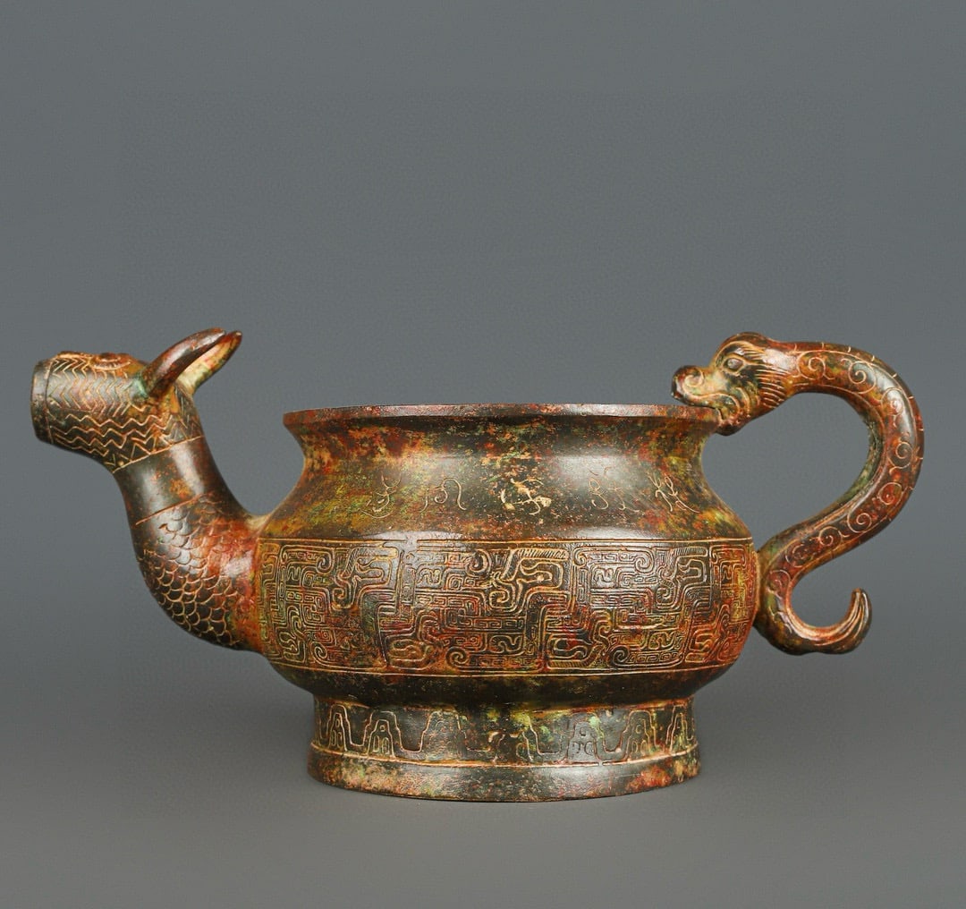 An Exquisite Chinese Bronze animal head vessel wine warmer (1 of 9)