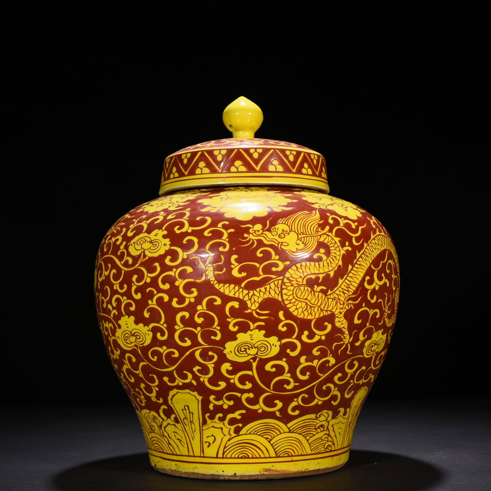 An Exquisite Chinese yellow and red dragon pattern covered jar: Size: Height 41 cm - Widthh 31 cm Materials: Porcelain Dynasty: Ming Dynasty Attribution: Wanli Mark Object: jar