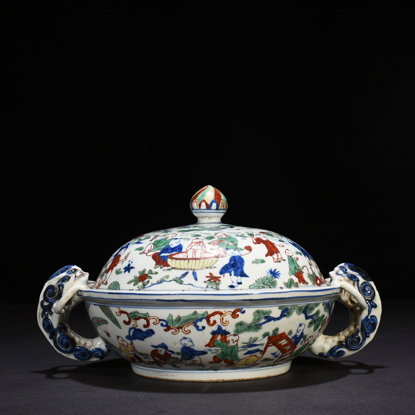An Exquisite Chinese blue and white colorful bowl (1 of 9)