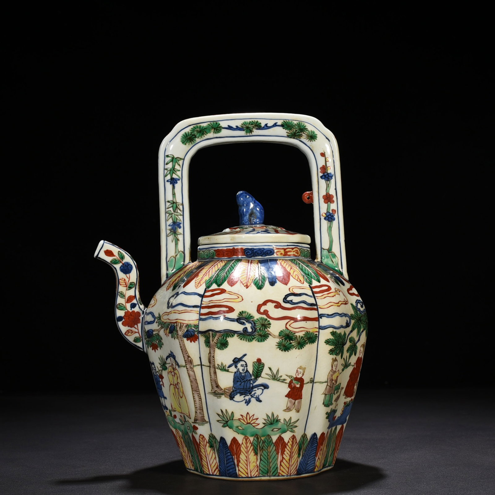 An Exquisite Chinese blue and white Taoist figure teapot: Size: Height 32 cm - Widthh 23 cm Materials: Porcelain Dynasty: Ming Dynasty Attribution: Jiajing Mark Object: teapot