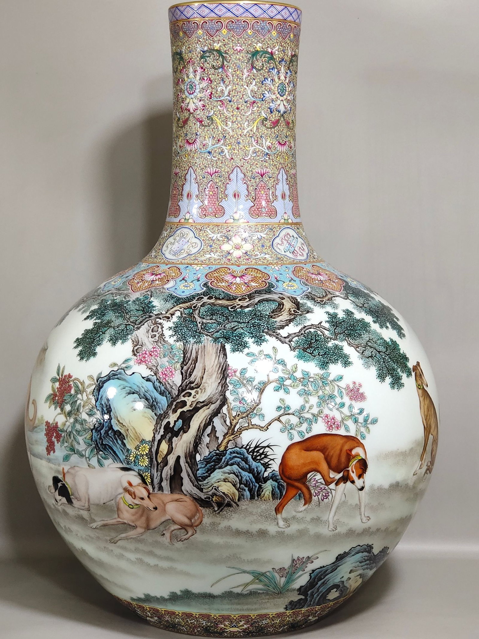 An Exquisite Chinese Gu Yuexuan perfect celestial sphere vase: Size: Height 55 cm - Width 36 cm Materials: Porcelain Dynasty: Qing dynasty Inscription: Qianlong Mark Object: vase