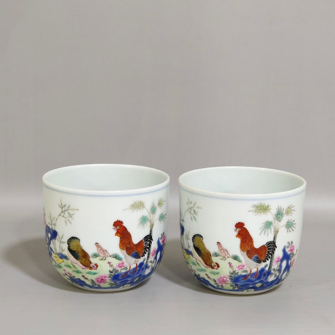 An Exquisite Chinese family carnival poem chicken cup: Size: Width 7.9 cm - Height 6.8 cm Materials: Porcelain Dynasty: Qing dynasty Inscription: Qianlong Mark Object: cup
