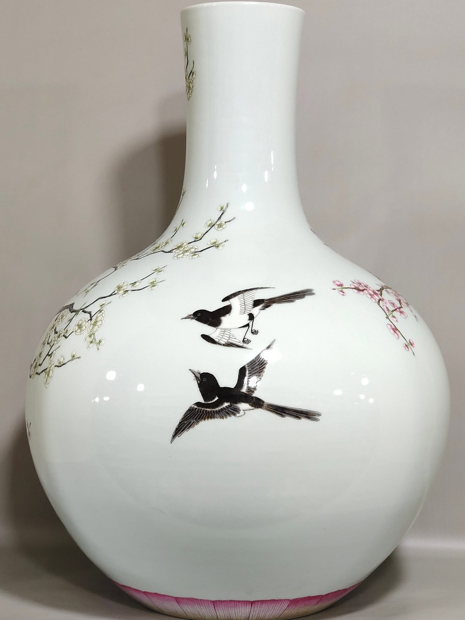An Exquisite Chinese a celestial sphere vase - 2