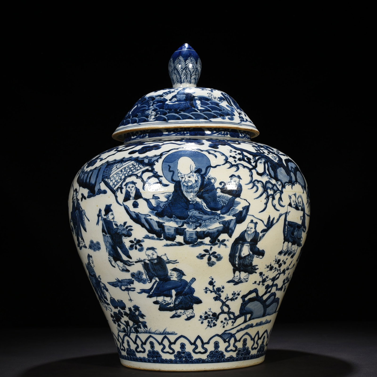 An Exquisite Chinese blue and White Lid Jar: Size: Height 52 cm - Widthh 37 cm Materials: Porcelain Dynasty: Ming Dynasty Attribution: Jiajing Mark Object: jar