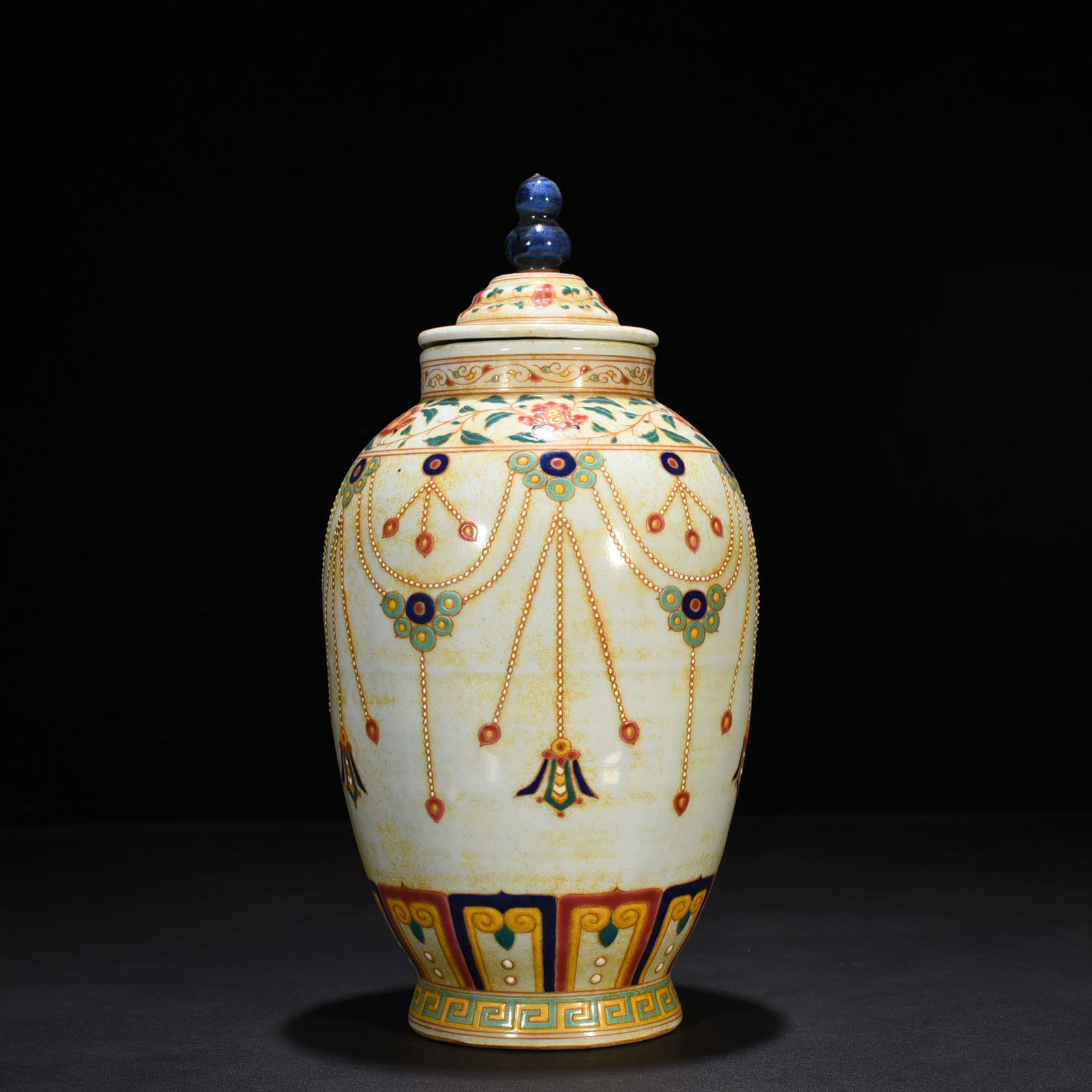 An Exquisite Chinese five-color jar with lid: Size: Height 33 cm - Widthh 16 cm Materials: Porcelain Dynasty: Ming Dynasty Attribution: Xuande Mark Object: jar