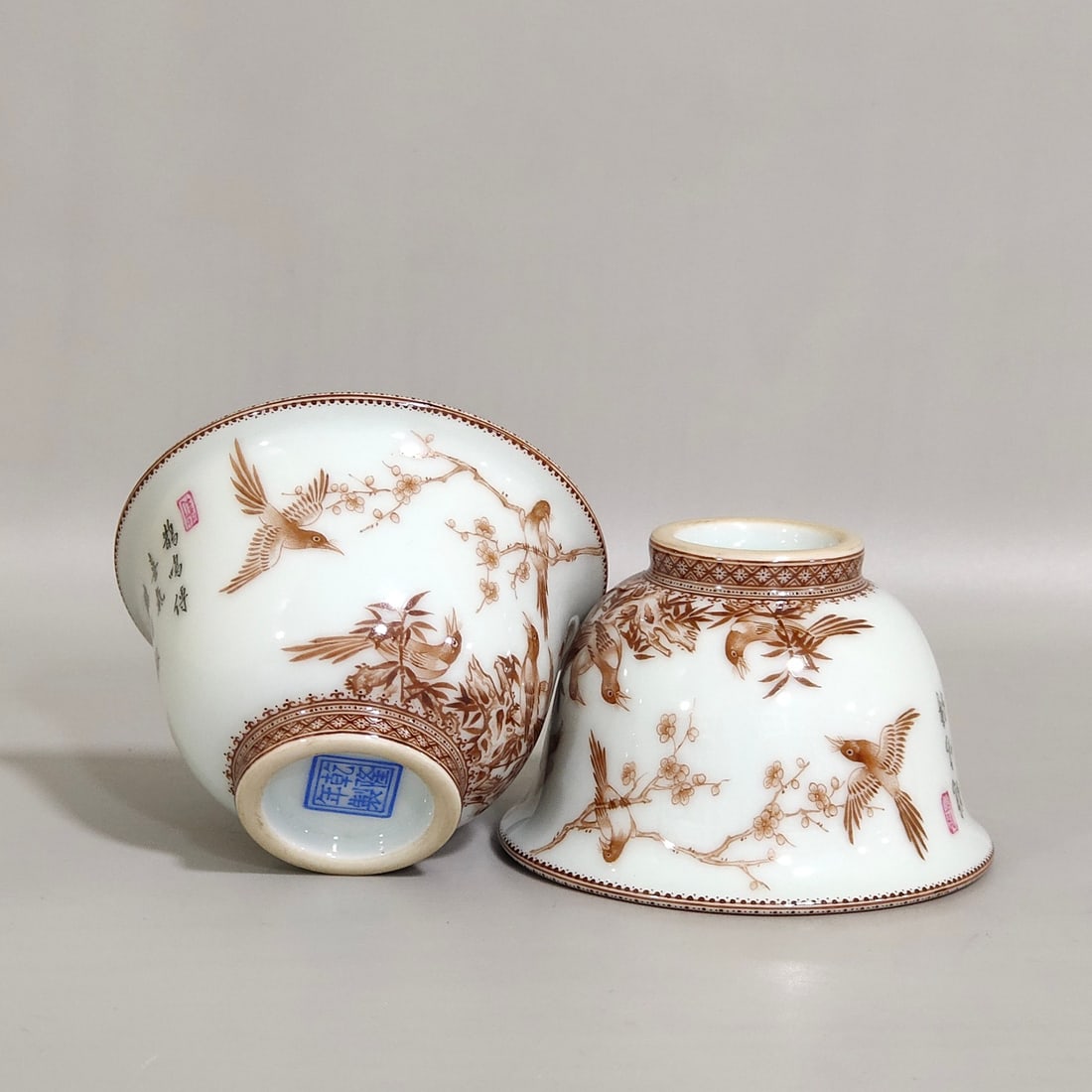 An Exquisite Chinese ink color flowerAnd bird poem cup: Size: Width 7 cm - Height 4.5 cm Materials: Porcelain Dynasty: Qing dynasty Inscription: Qianlong Mark Object: cup