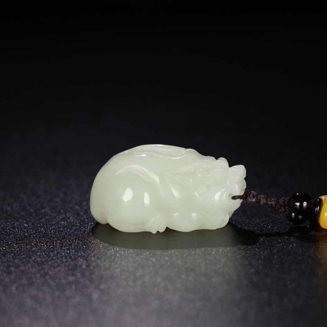 An Exquisite Chinese Natural Jade Carved Pendant: Size: Width 4.4 cm - Height 2.6 cm Materials: Jade Dynasty: Qing dynasty Attribution: Qianlong Period Object: Pendant