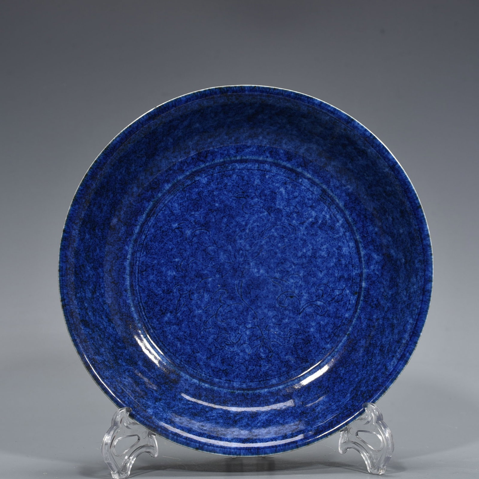 An Exquisite Chinese blue glaze dish (1 of 8)