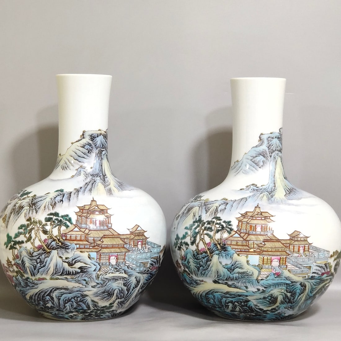 An Exquisite Chinese landscape attic celestial sphere vase: Size: Height 32 cm - Width 21 cm Materials: Porcelain Dynasty: Qing dynasty Inscription: Qianlong Mark Object: vase