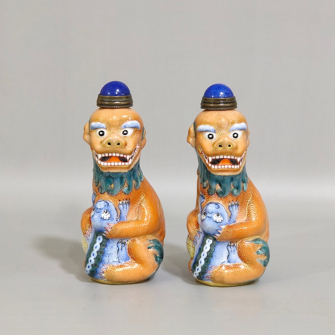An Exquisite Chinese Gonghong gold-painted everything goes well snuff bottle (1 of 9)