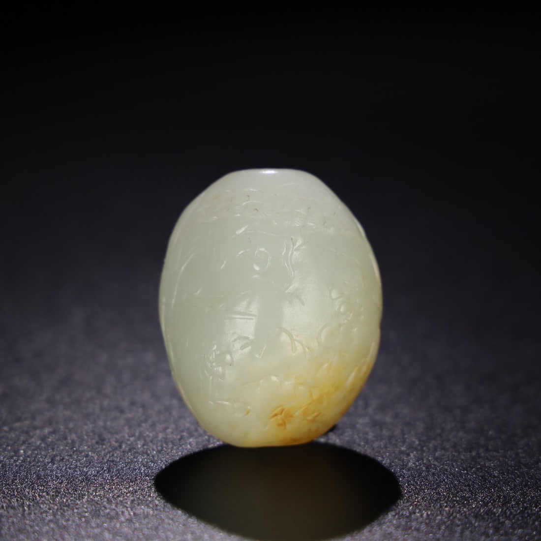 An Exquisite Chinese Natural Jade Carved Pendant: Size: Width 5 cm - Height 2.2 cm Materials: Jade Dynasty: Qing dynasty Attribution: Qianlong Period Object: pendants