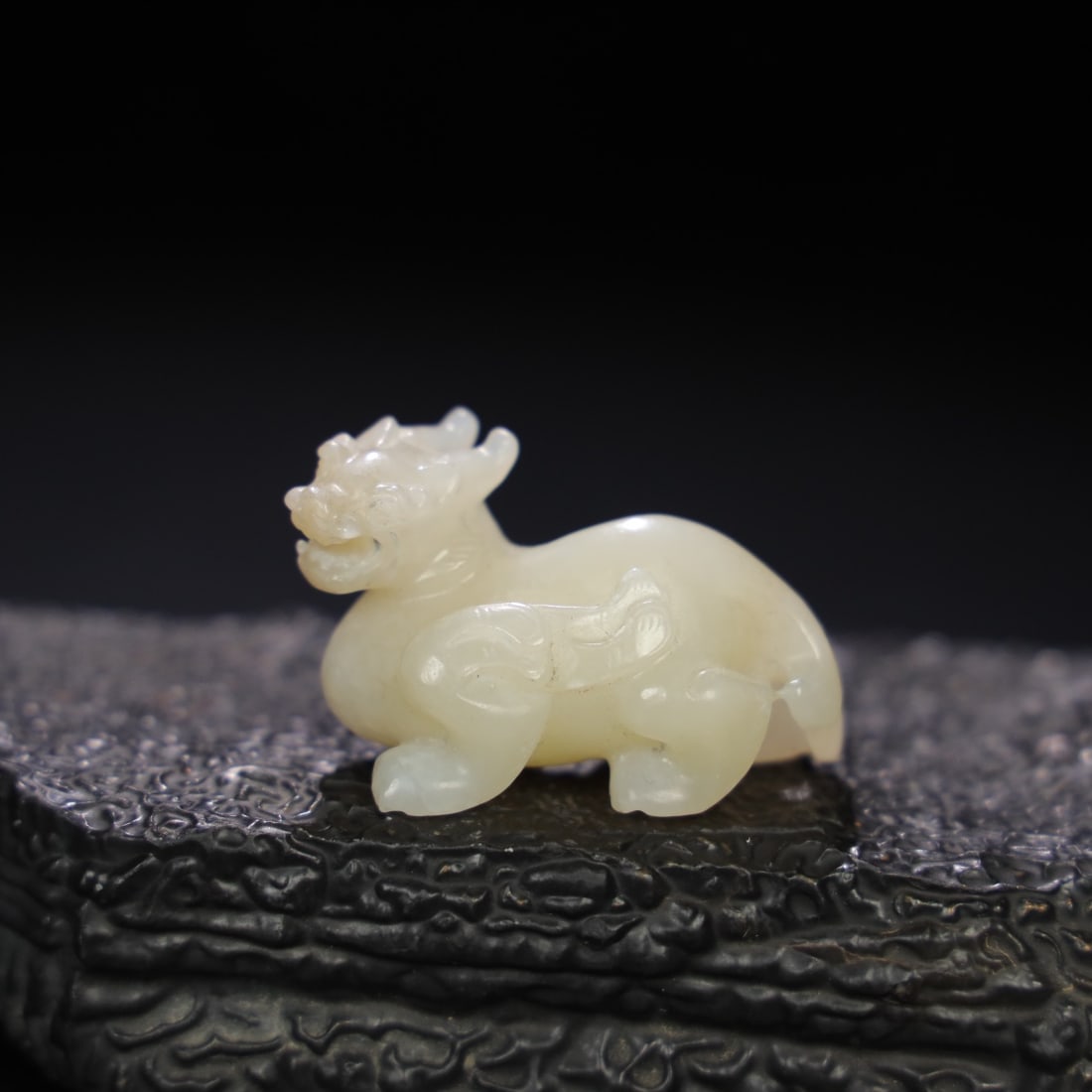 An Exquisite Chinese Natural Jade Carved Beasts: Size: Width 4.8 cm - Height 3 cm Materials: Jade Dynasty: Qing dynasty Attribution: Qianlong Period Object: Beasts